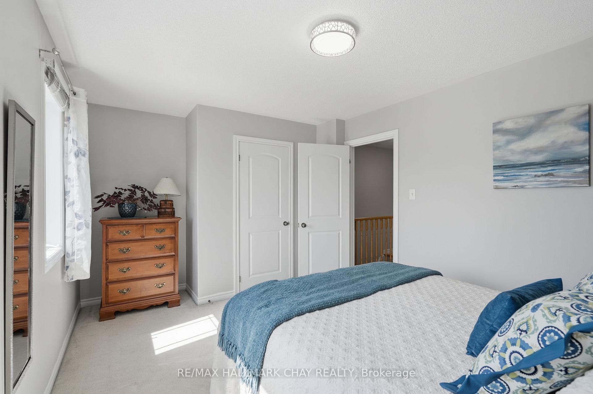 215 Banting Crescent