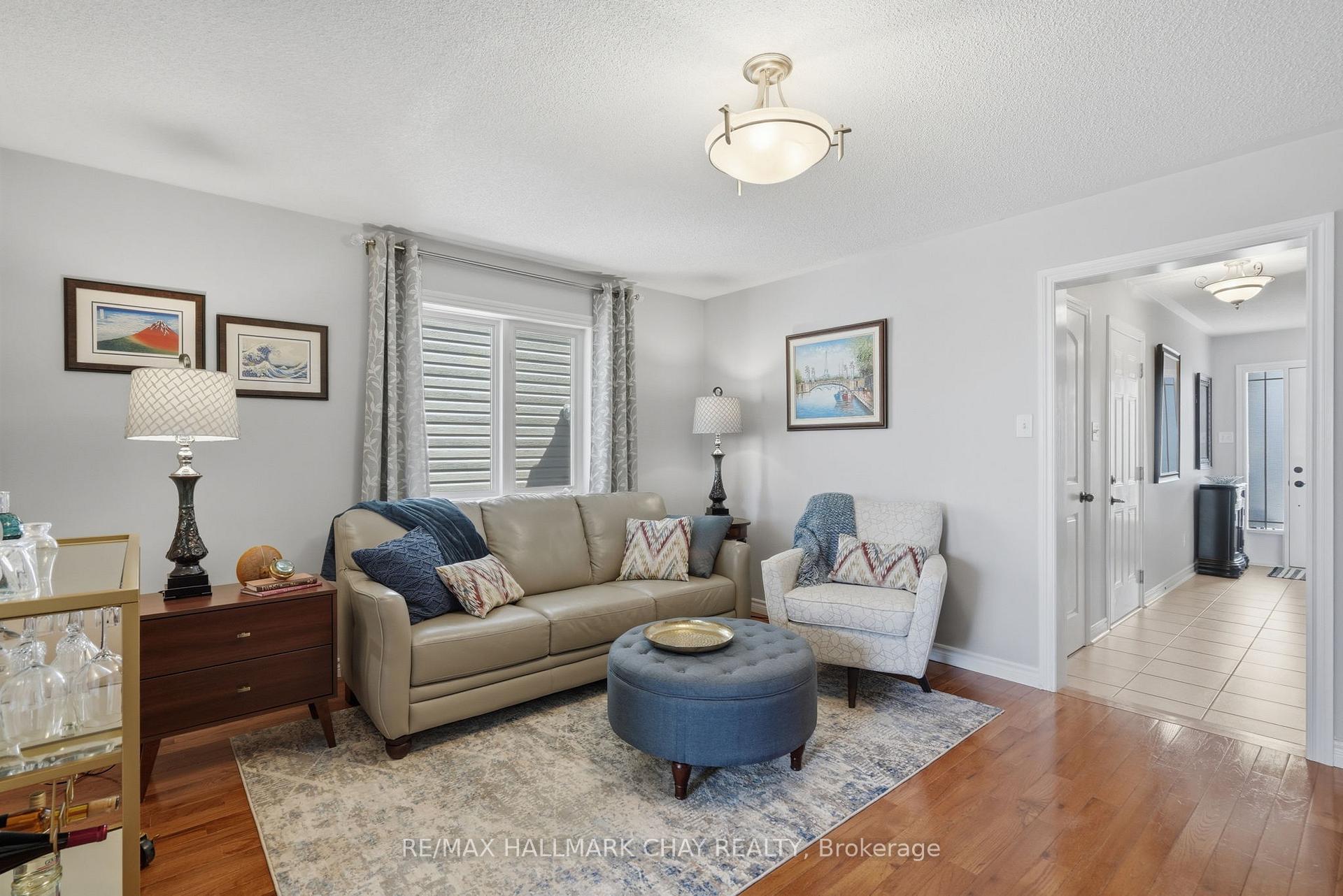 215 Banting Crescent