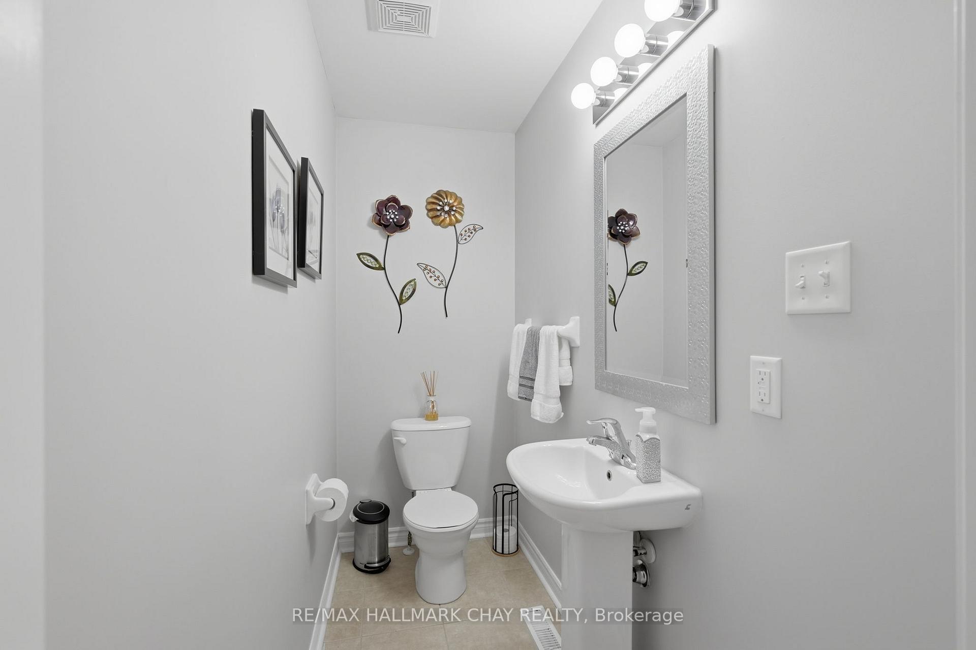 215 Banting Crescent