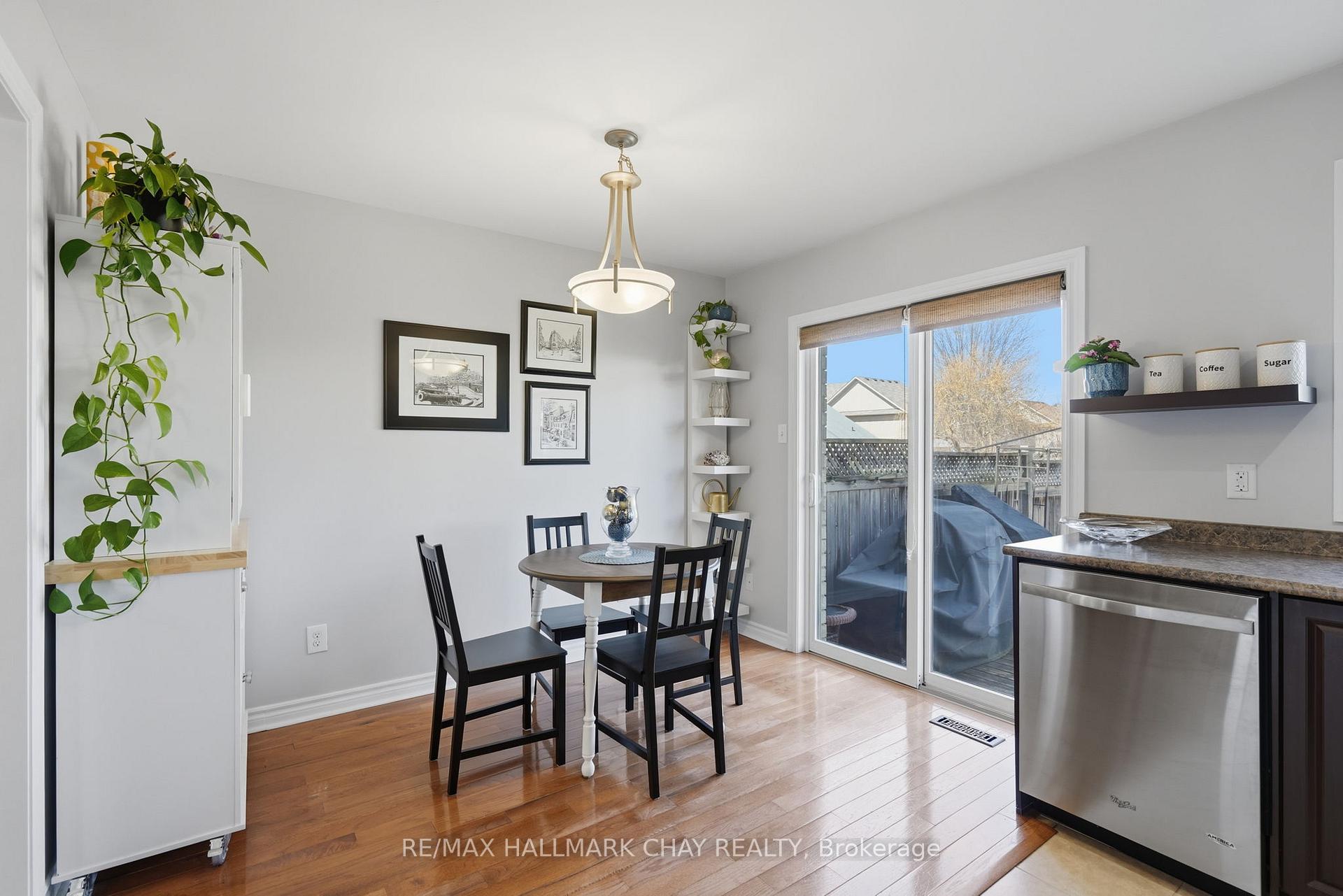 215 Banting Crescent
