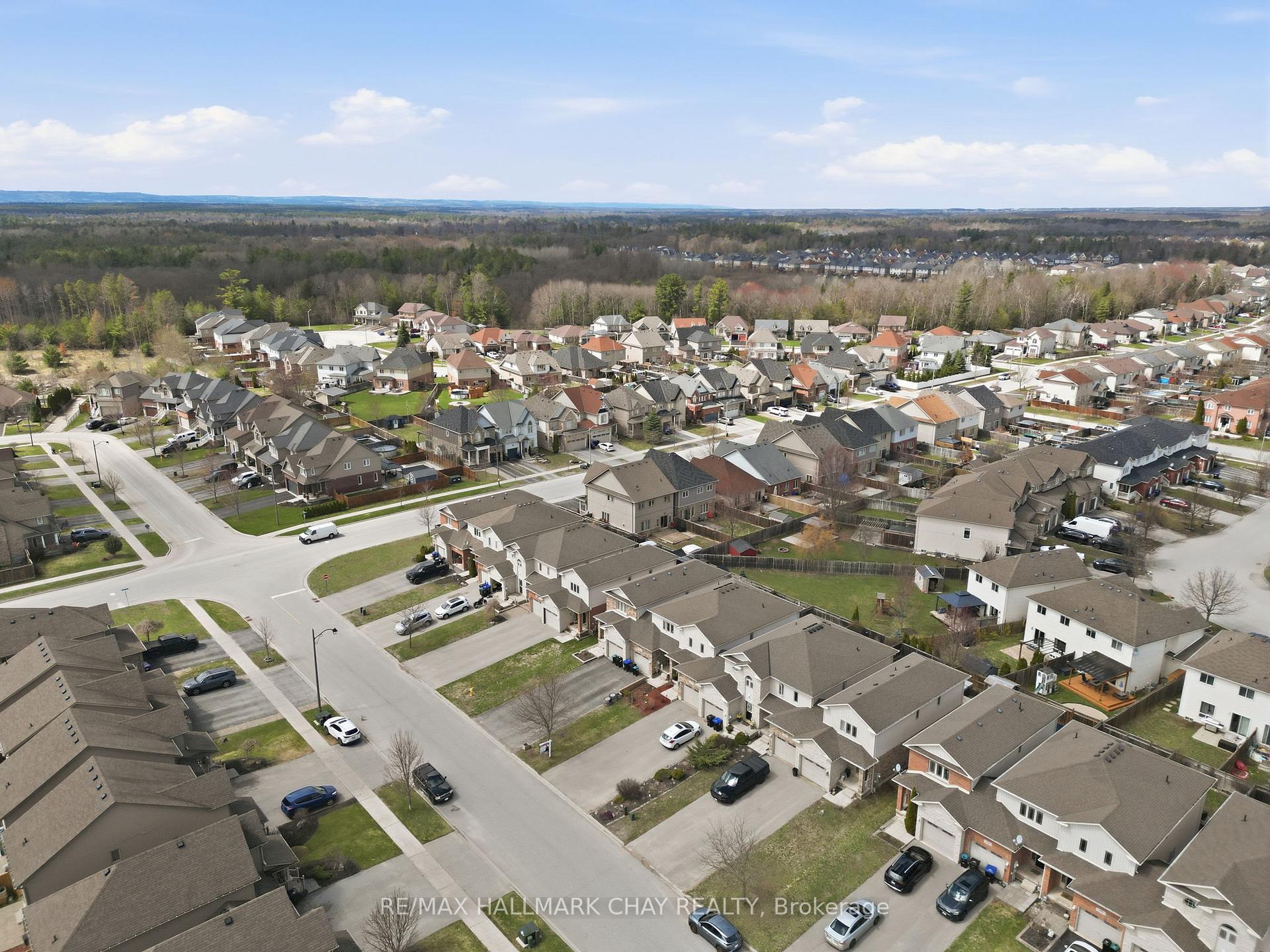 215 Banting Crescent