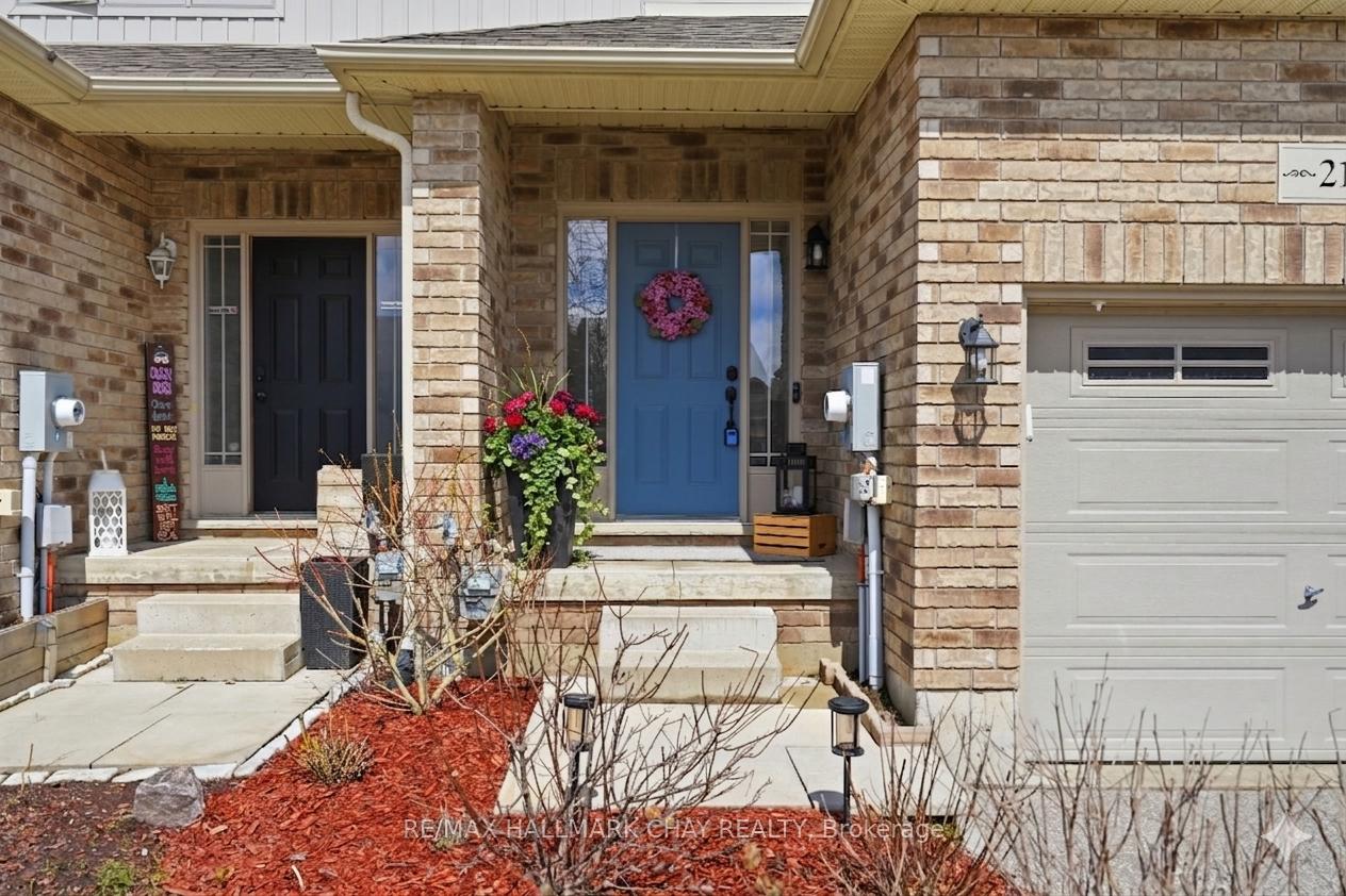 215 Banting Crescent