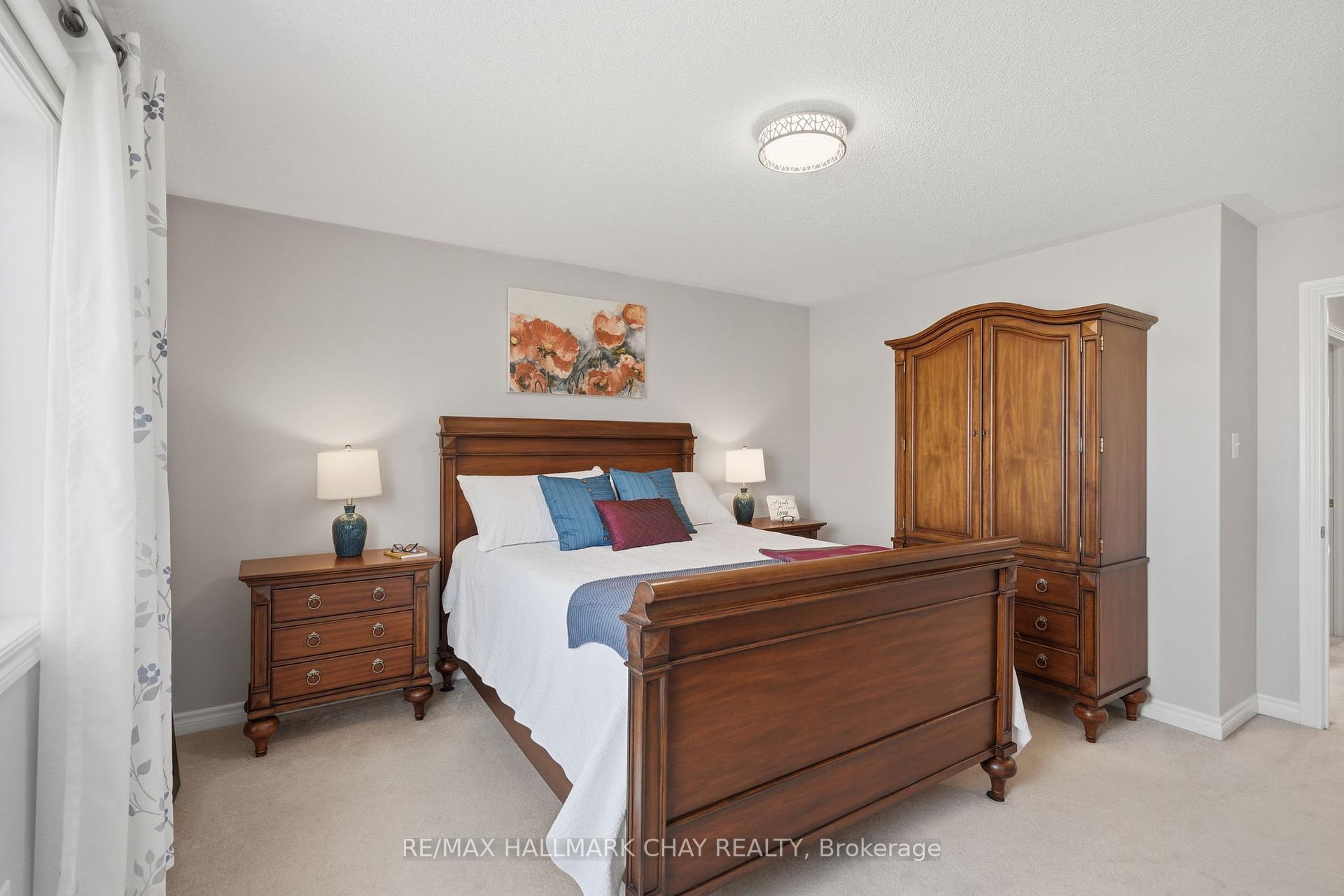 215 Banting Crescent