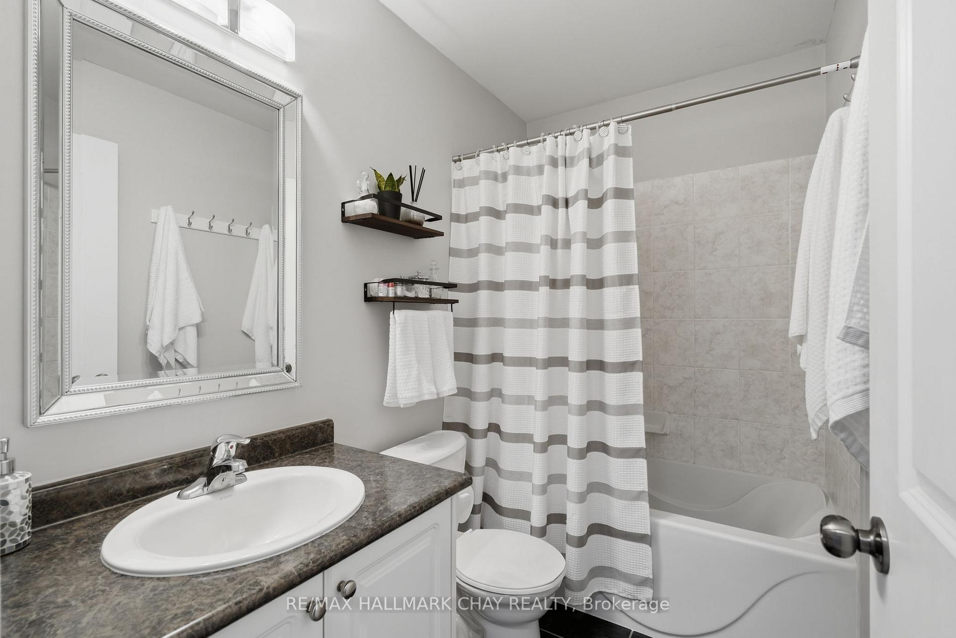 215 Banting Crescent