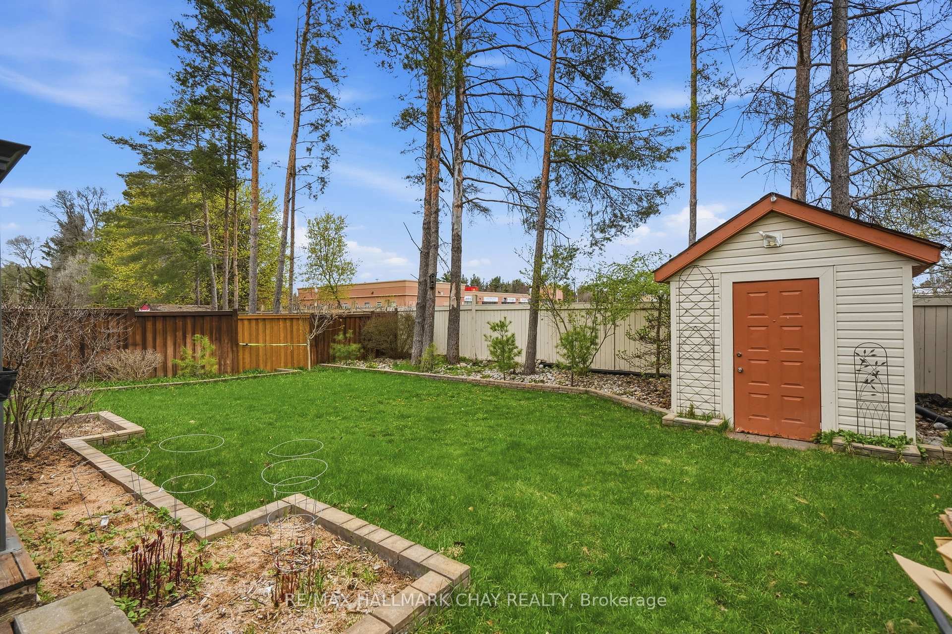17 Armeda Clow Crescent