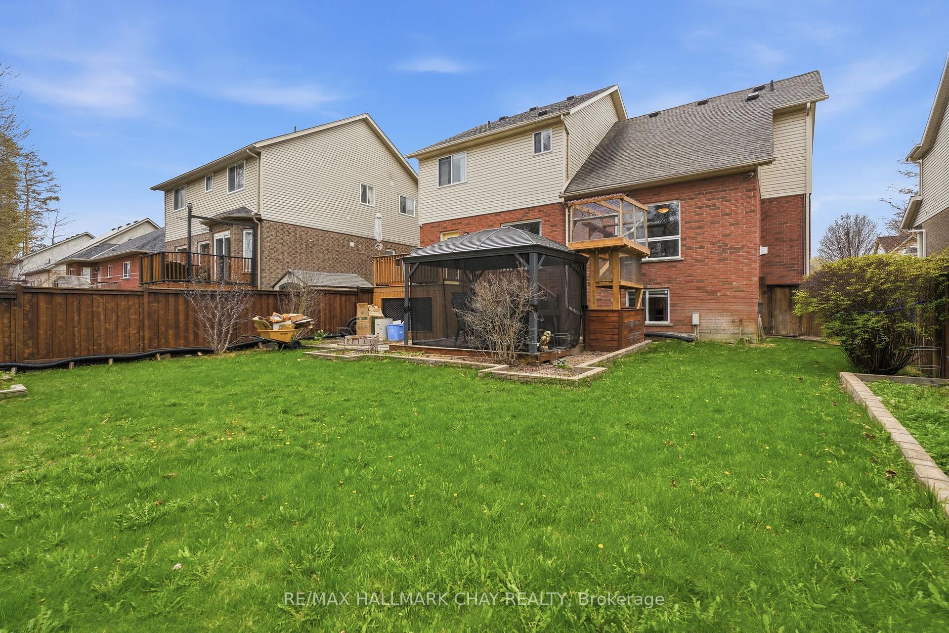 17 Armeda Clow Crescent