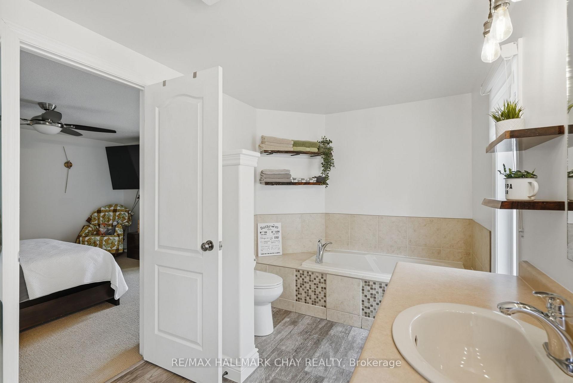 17 Armeda Clow Crescent