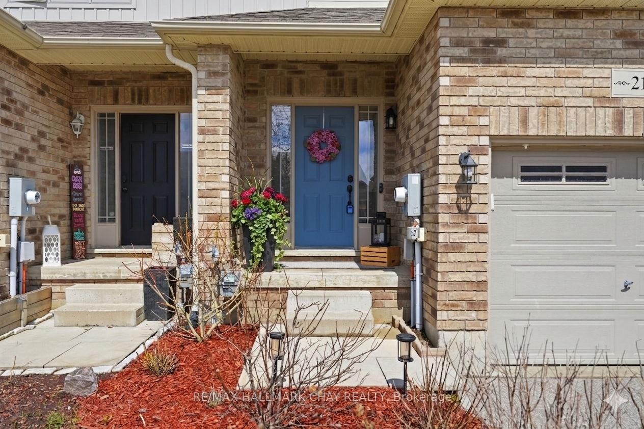 215 Banting Crescent
