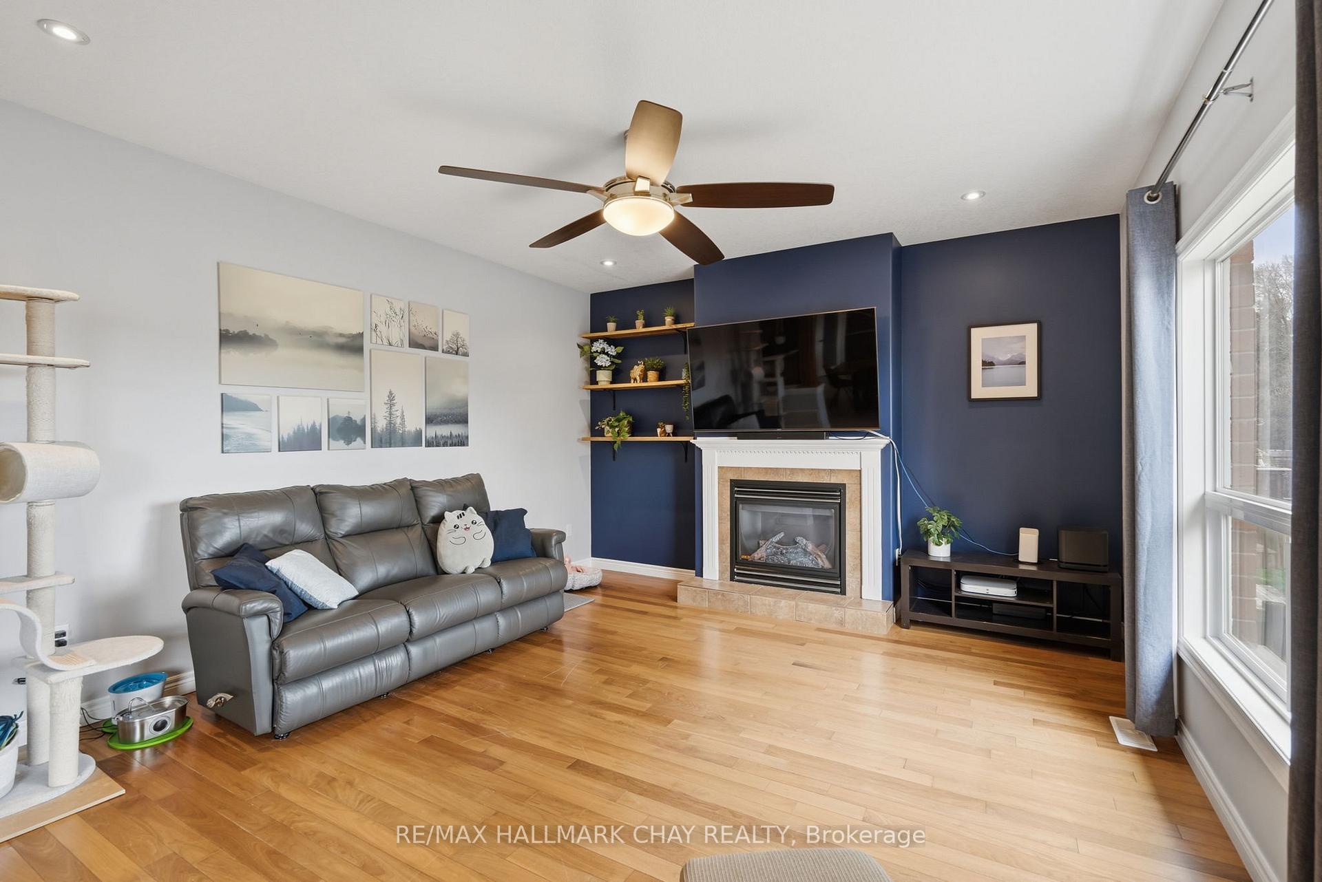 17 Armeda Clow Crescent
