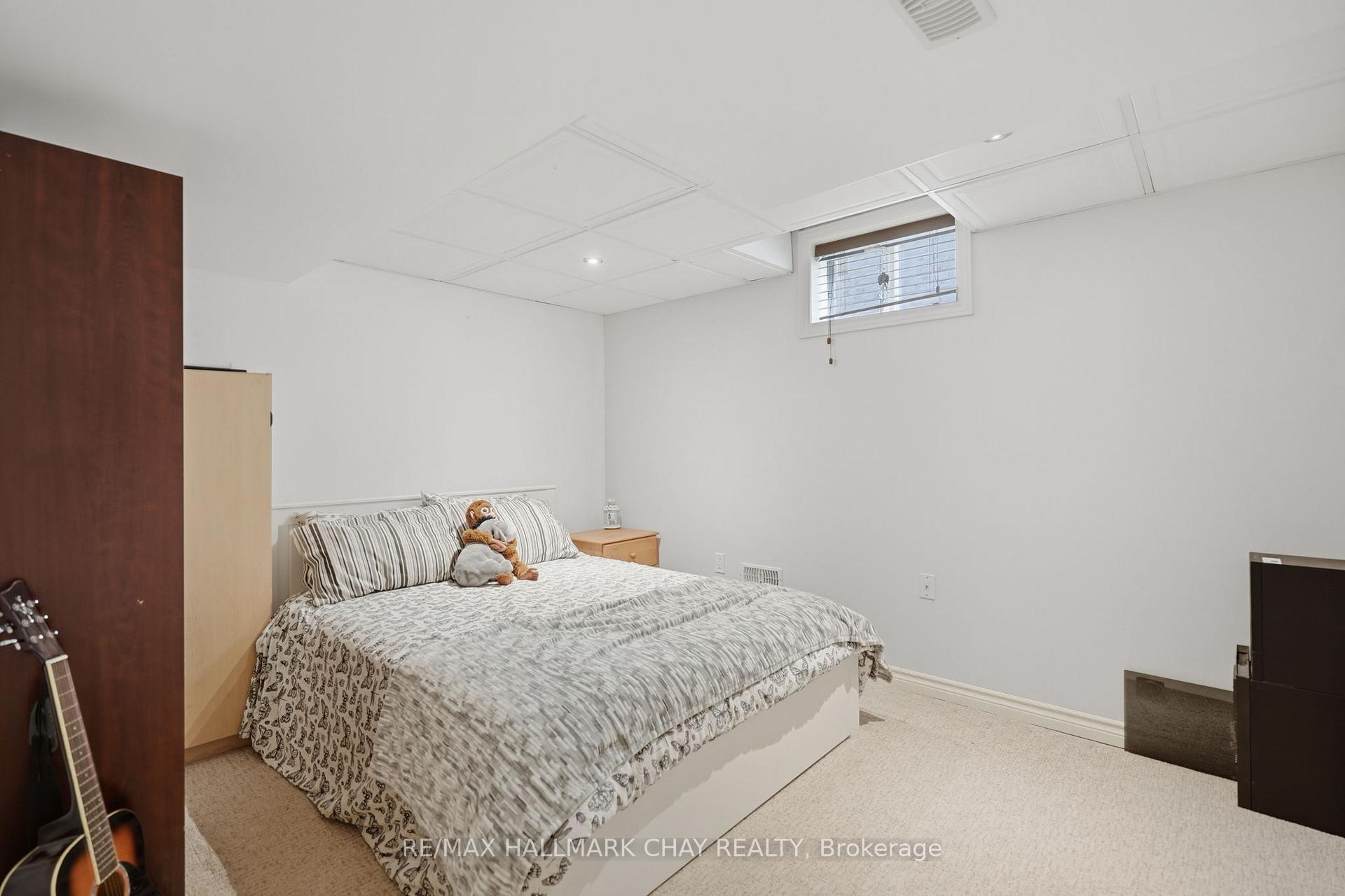 17 Armeda Clow Crescent