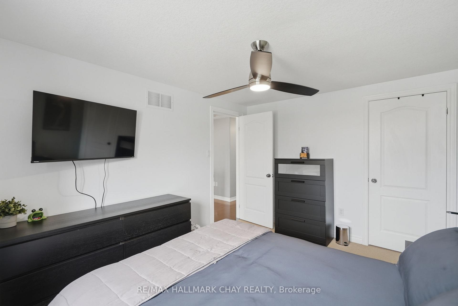 17 Armeda Clow Crescent