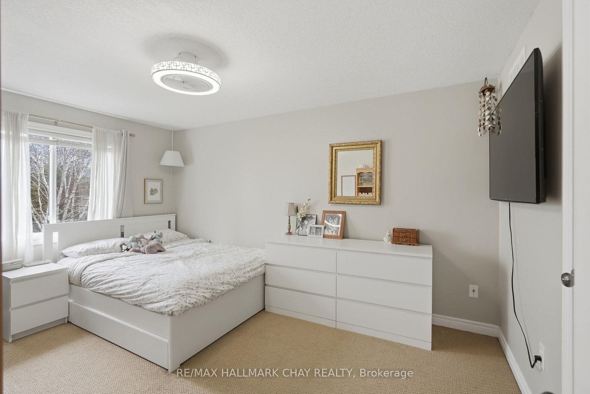 17 Armeda Clow Crescent