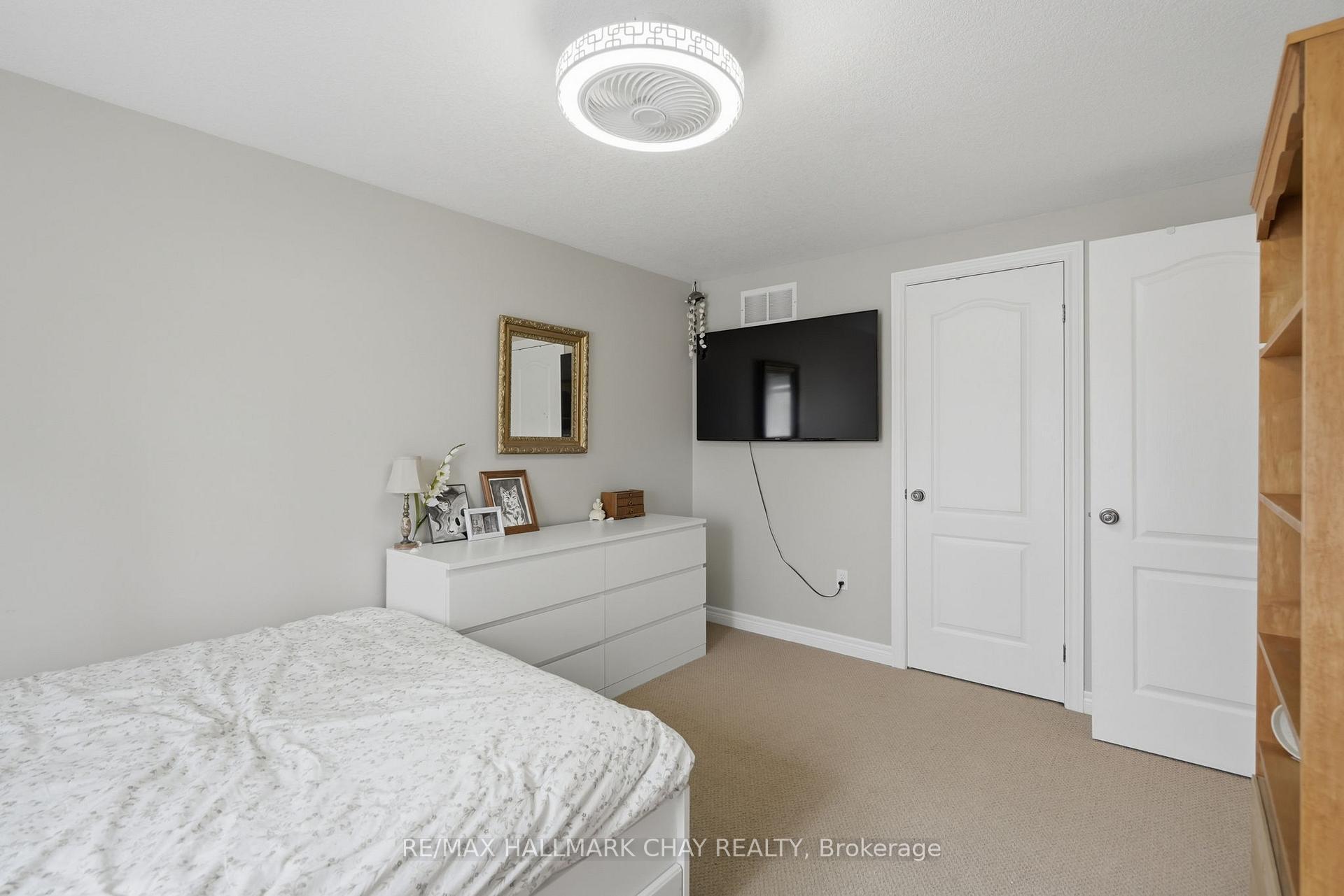 17 Armeda Clow Crescent
