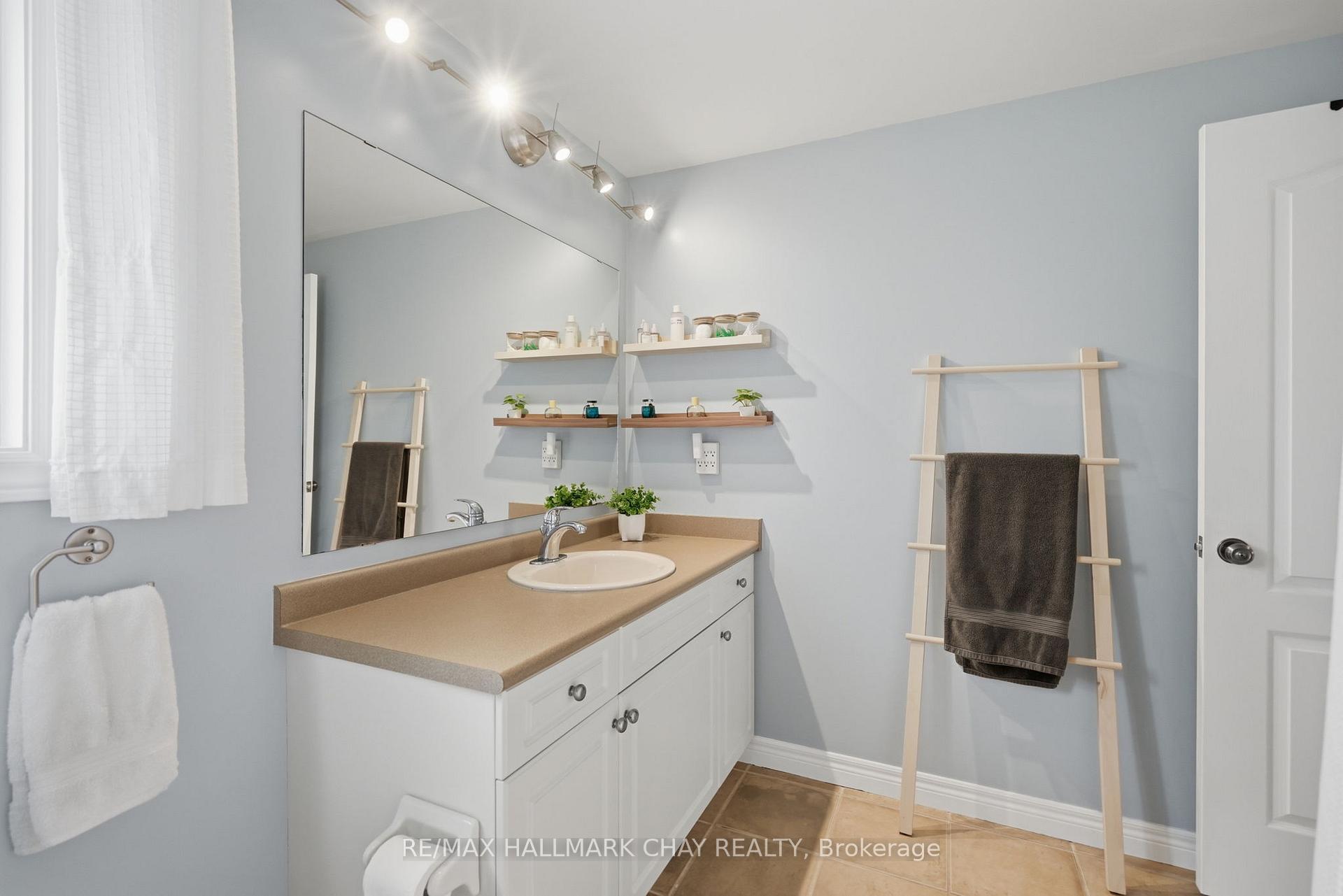17 Armeda Clow Crescent