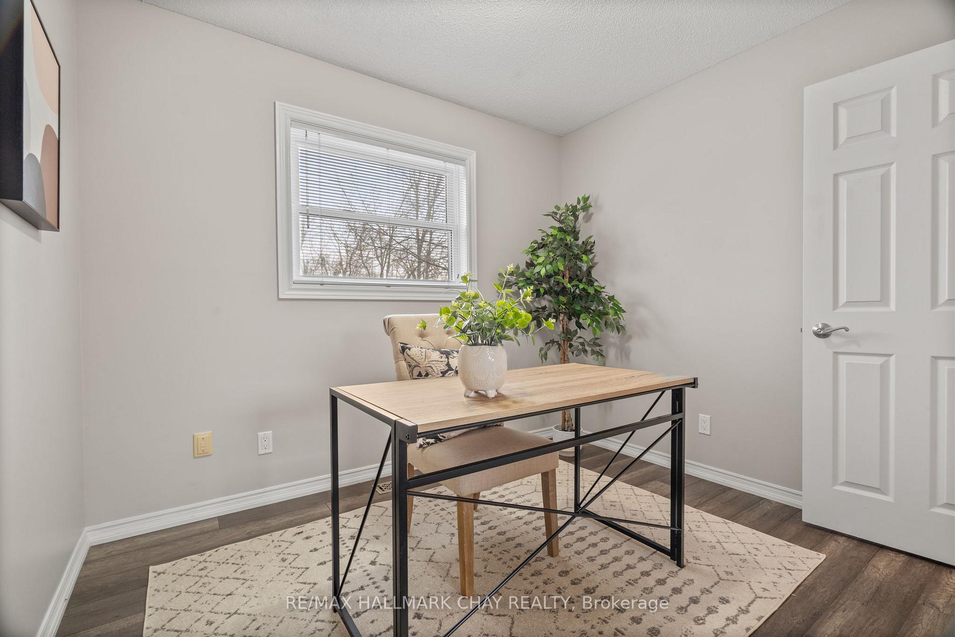 1 Olive Crescent 4