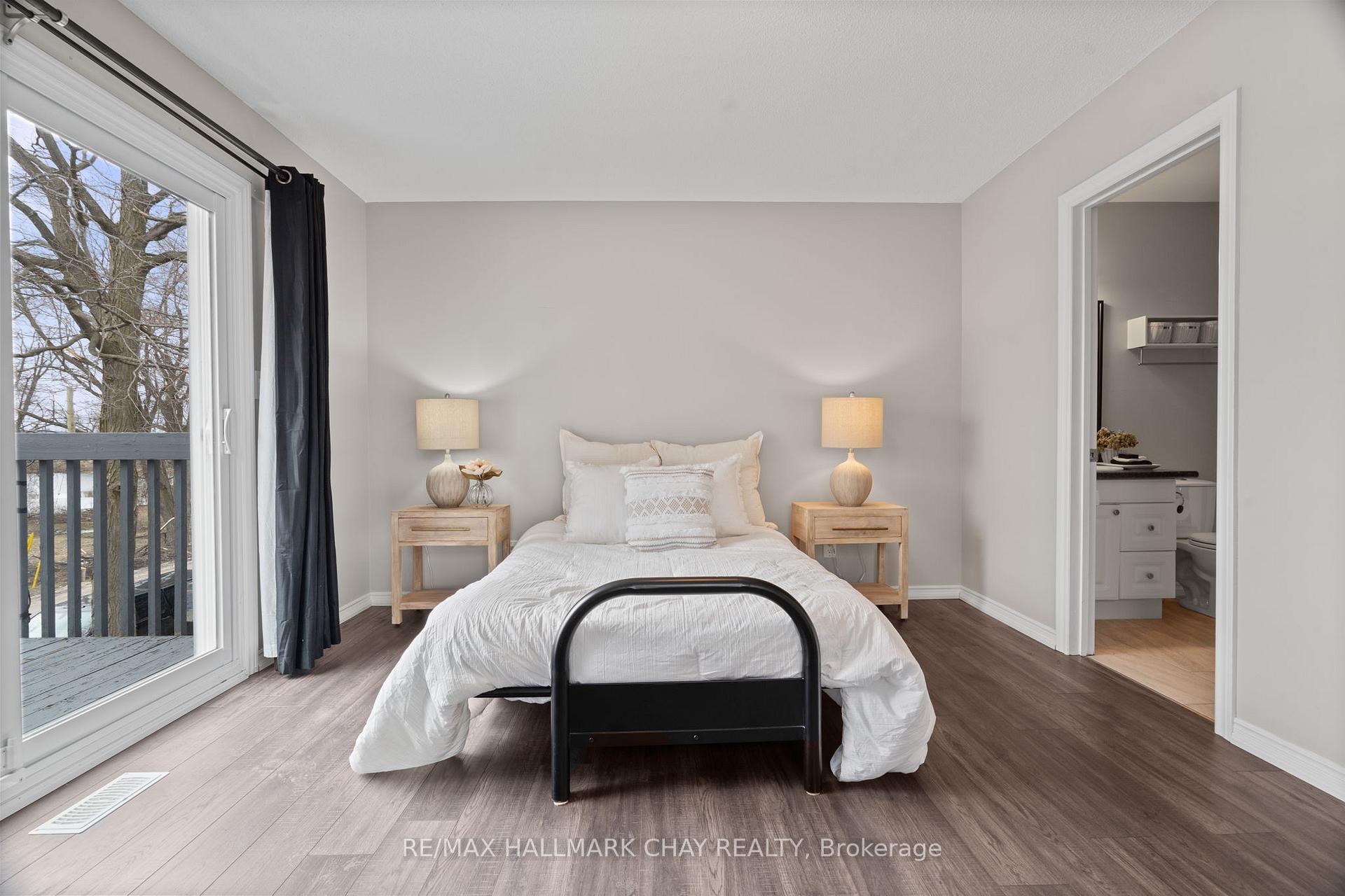 1 Olive Crescent 4