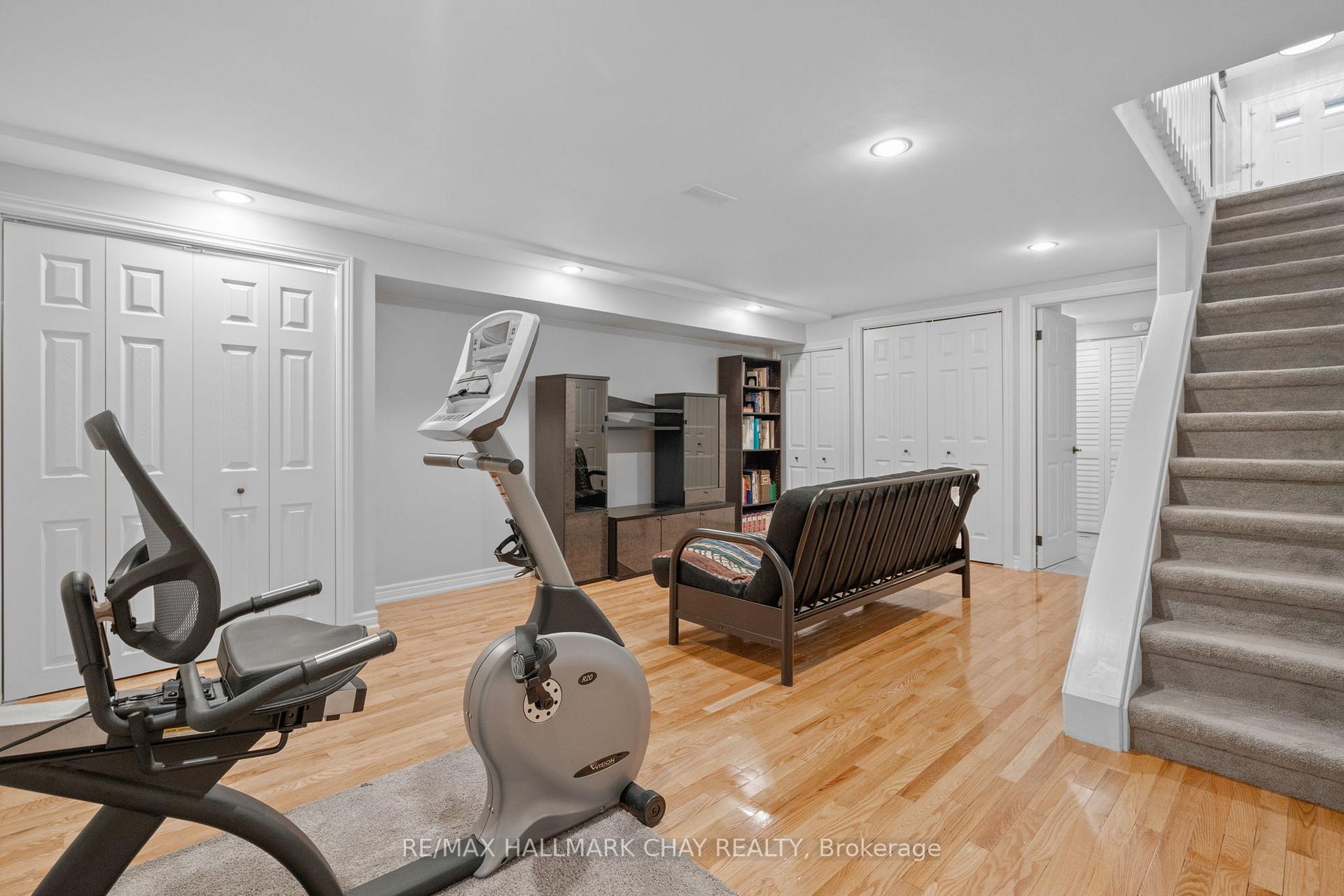 1 Olive Crescent 4