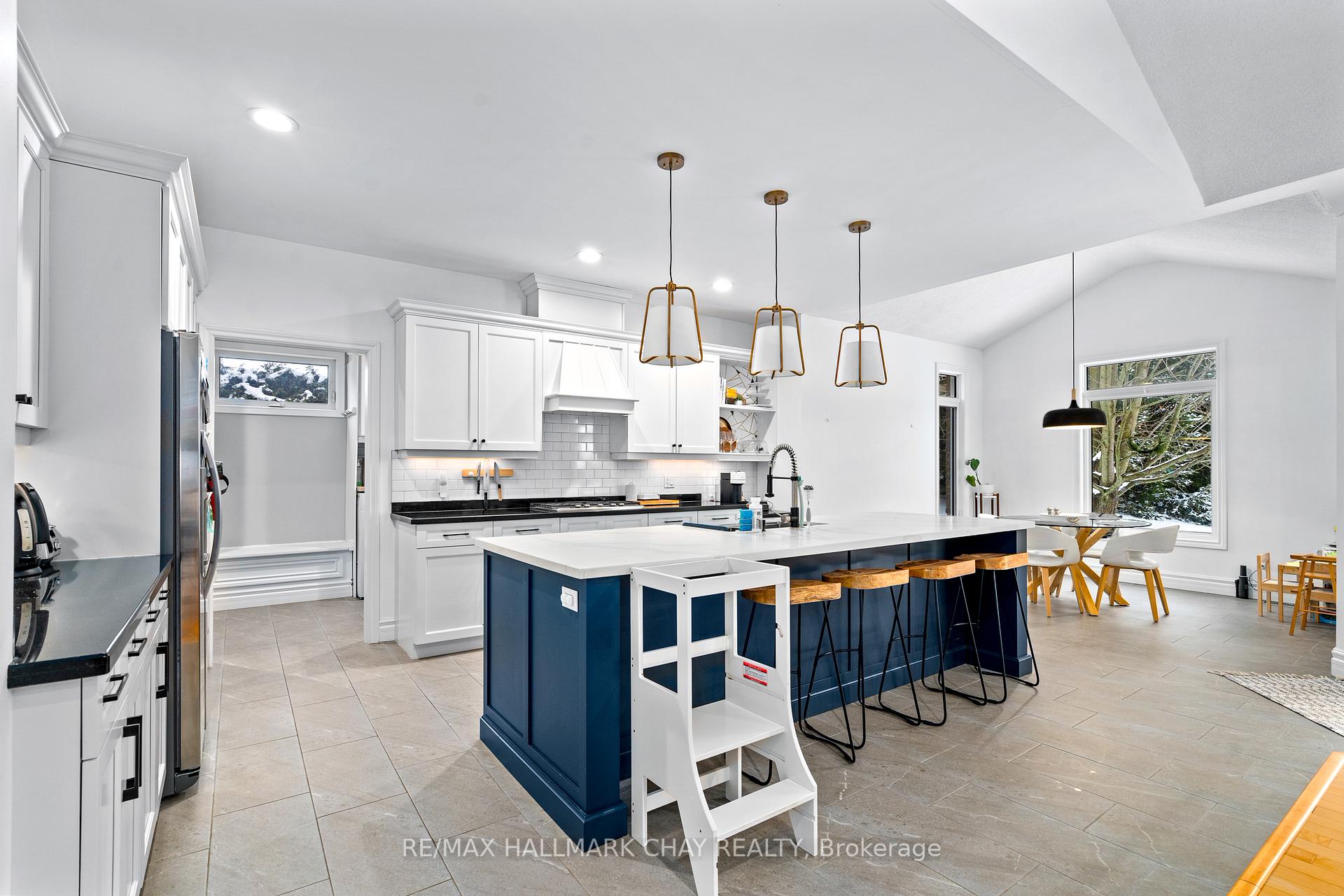 3 Forest Hill Drive