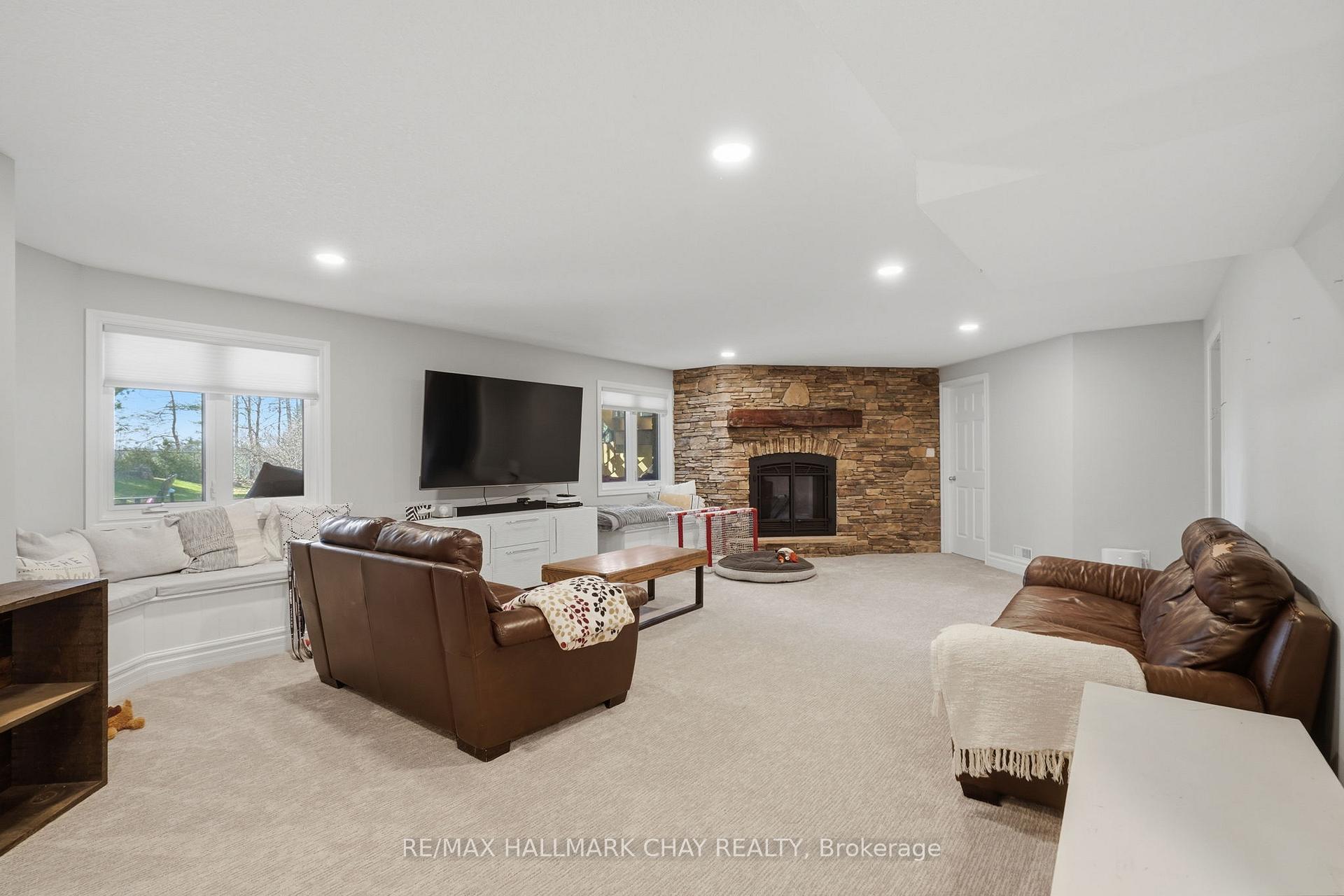 3 Forest Hill Drive