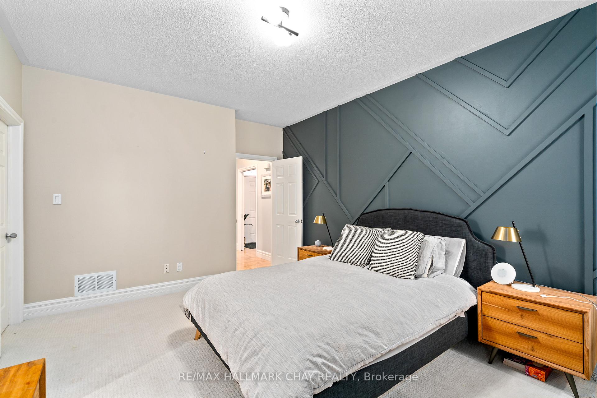 3 Forest Hill Drive