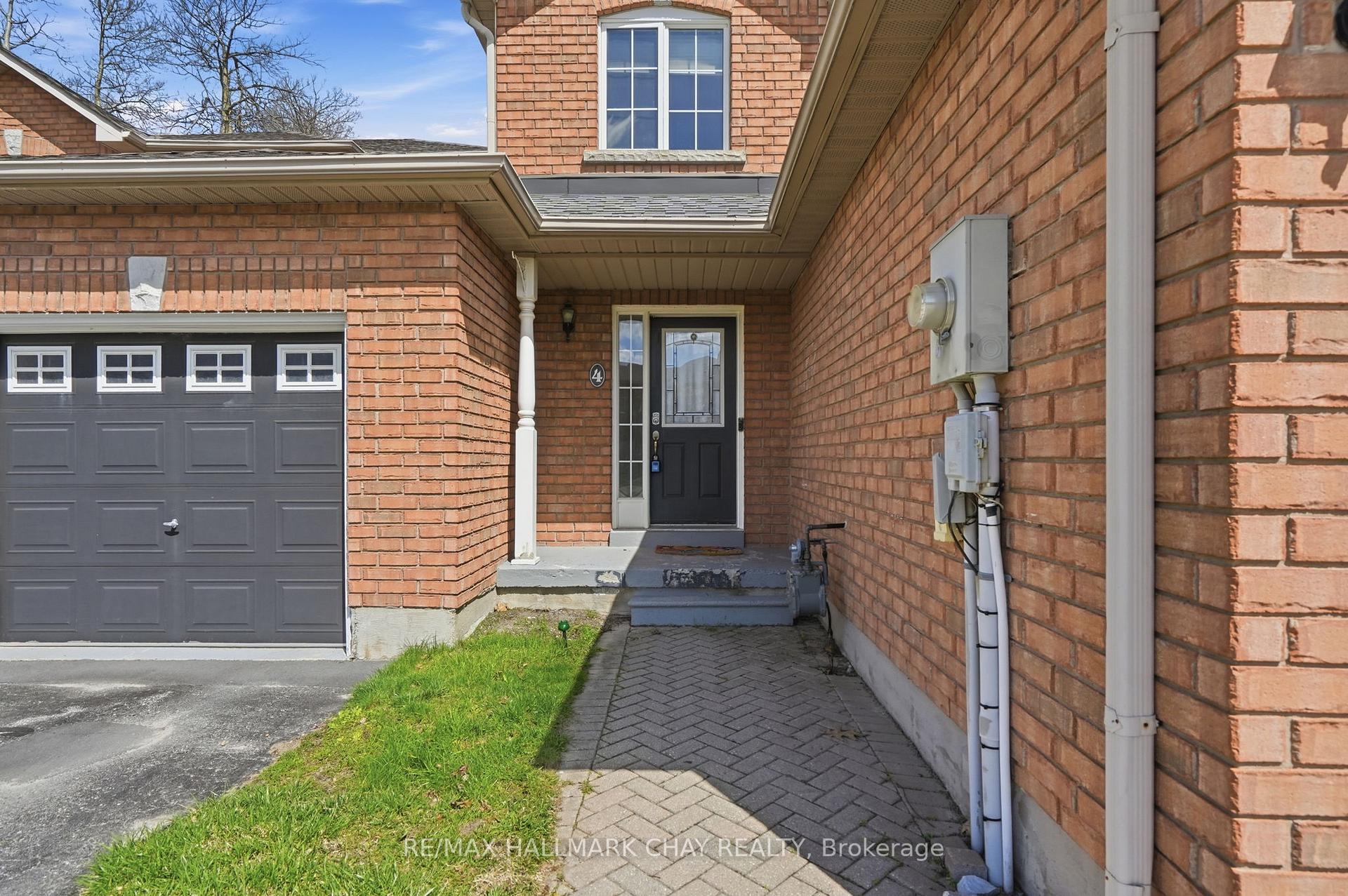 4 Hawthorne Crescent