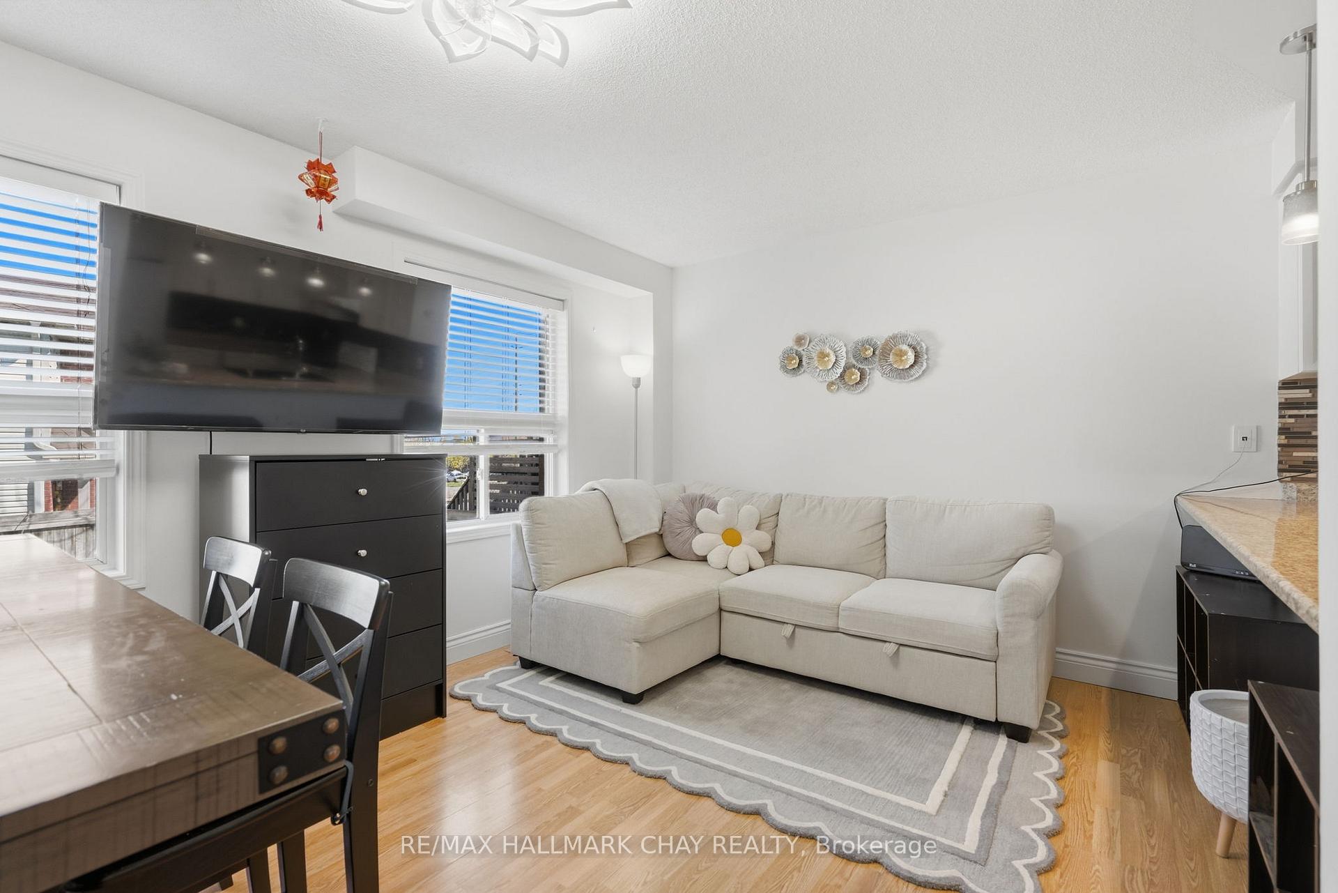 4 Hawthorne Crescent