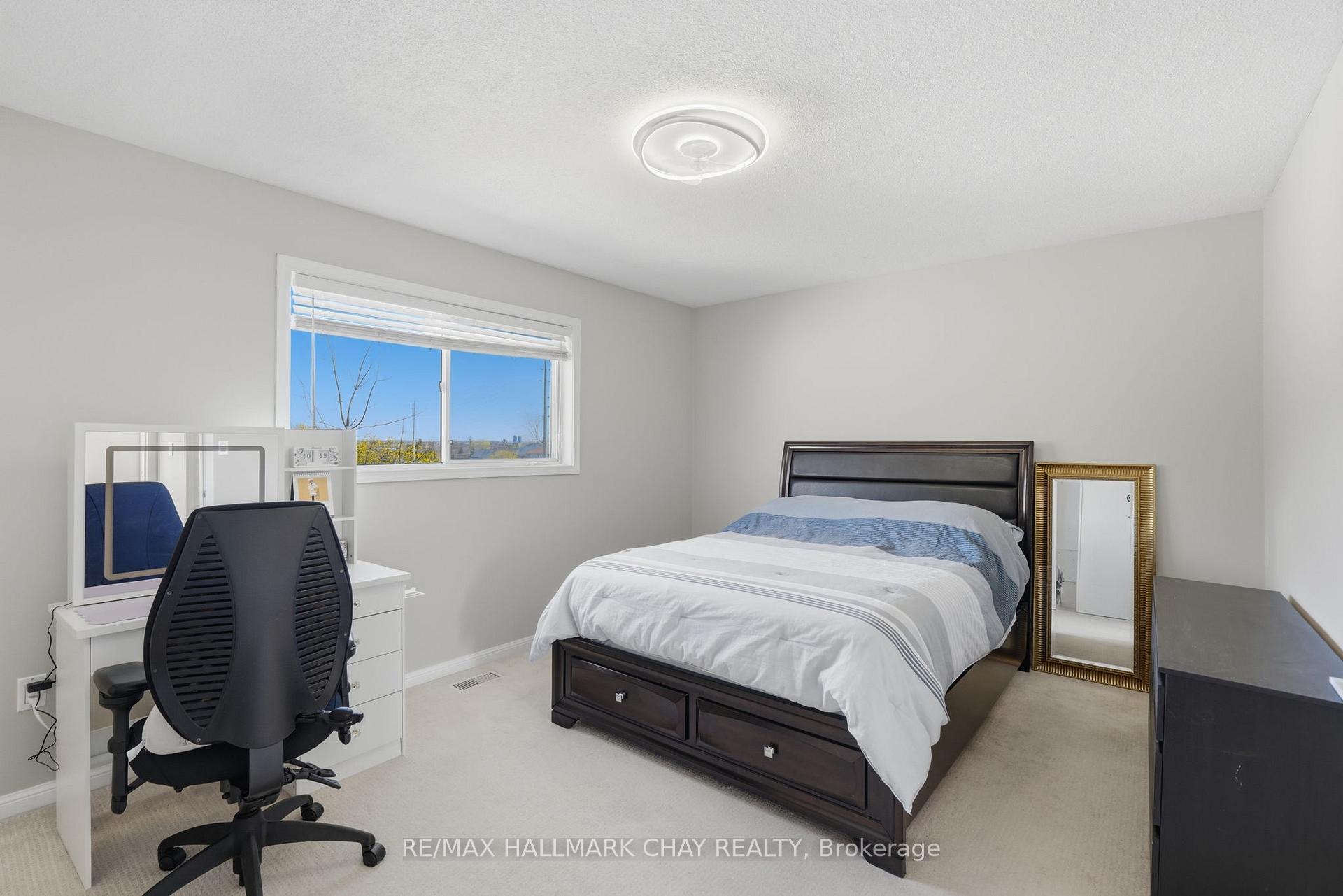 4 Hawthorne Crescent