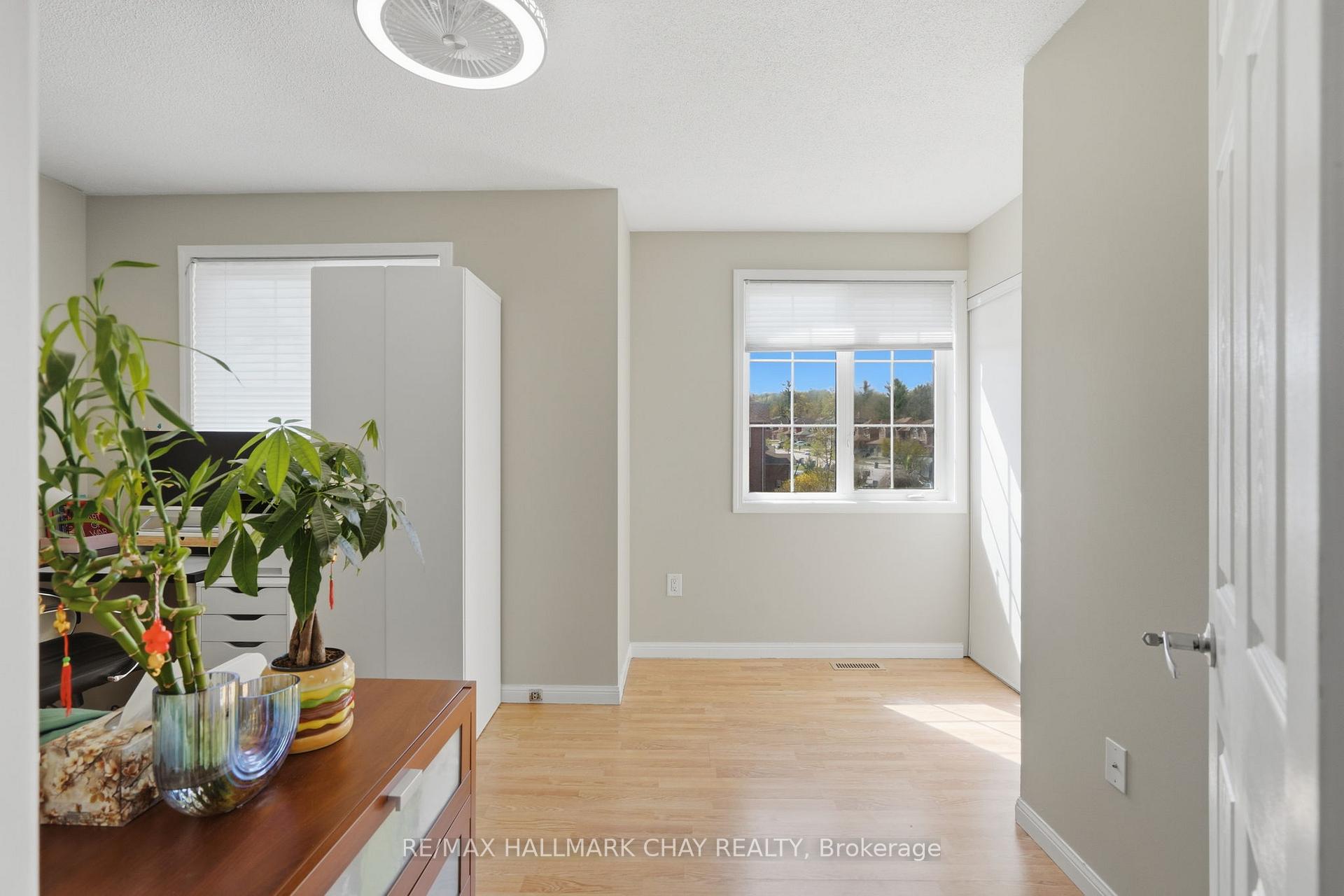 4 Hawthorne Crescent