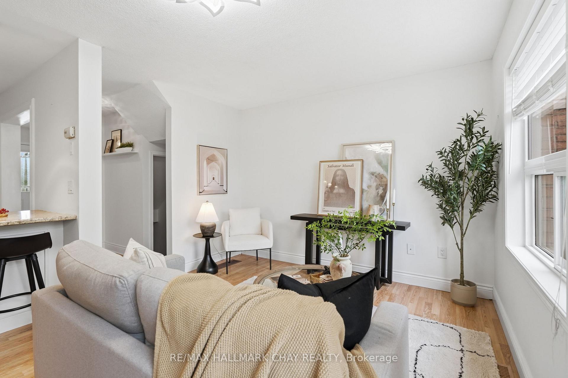4 Hawthorne Crescent