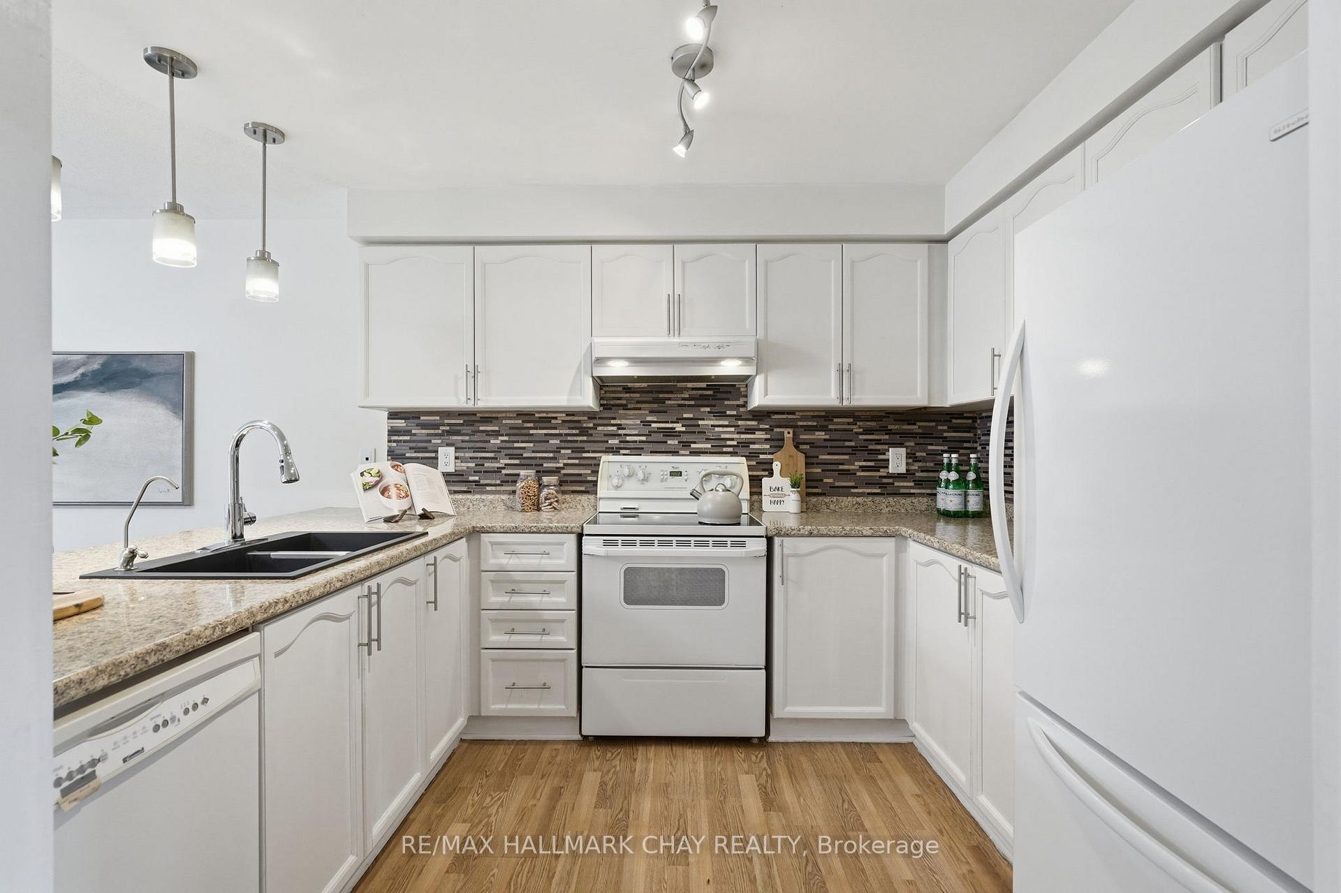 4 Hawthorne Crescent