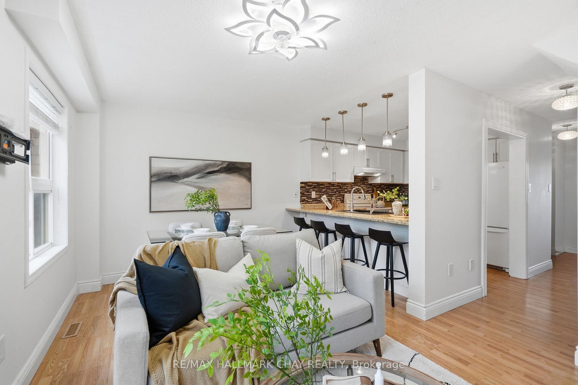 4 Hawthorne Crescent