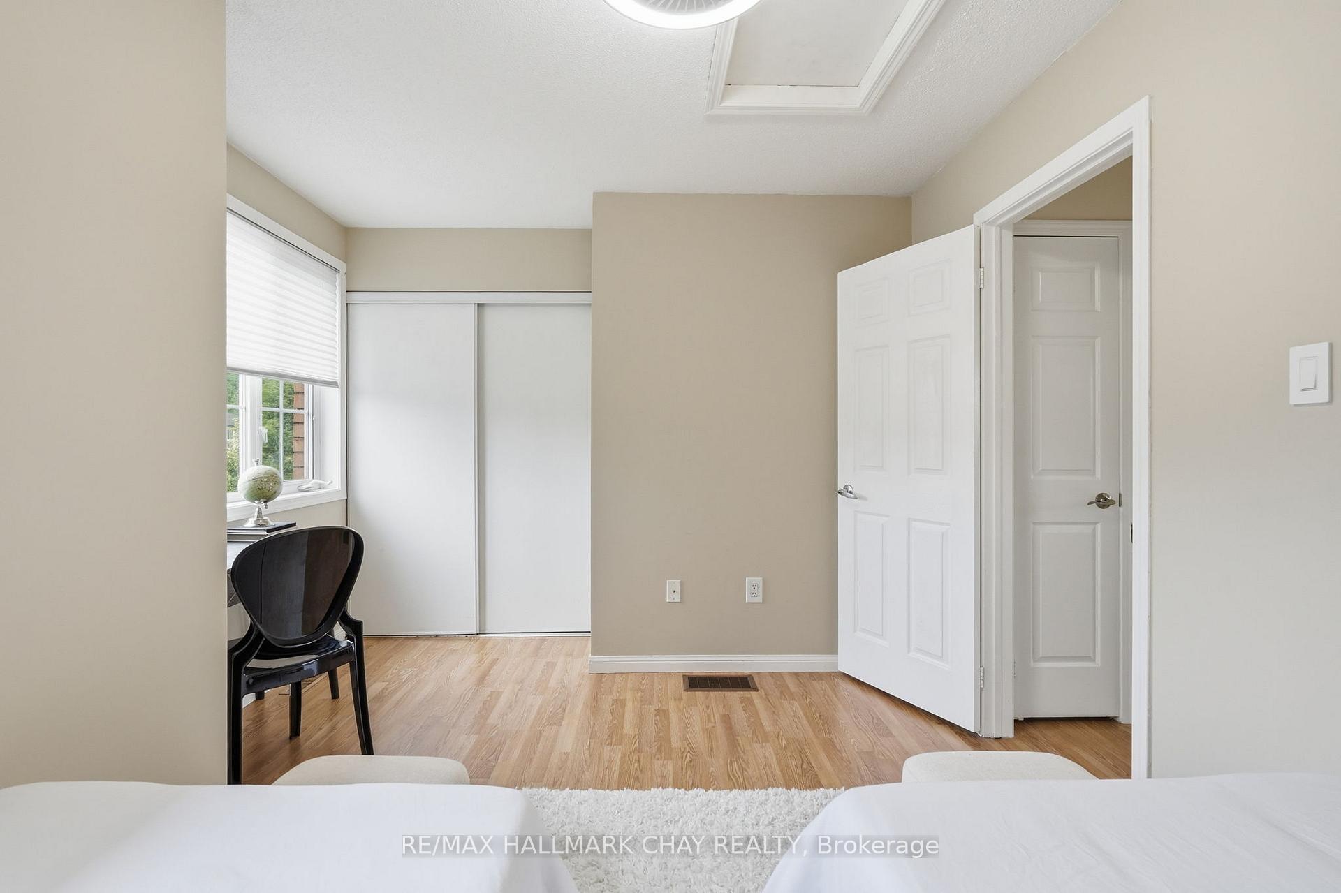 4 Hawthorne Crescent