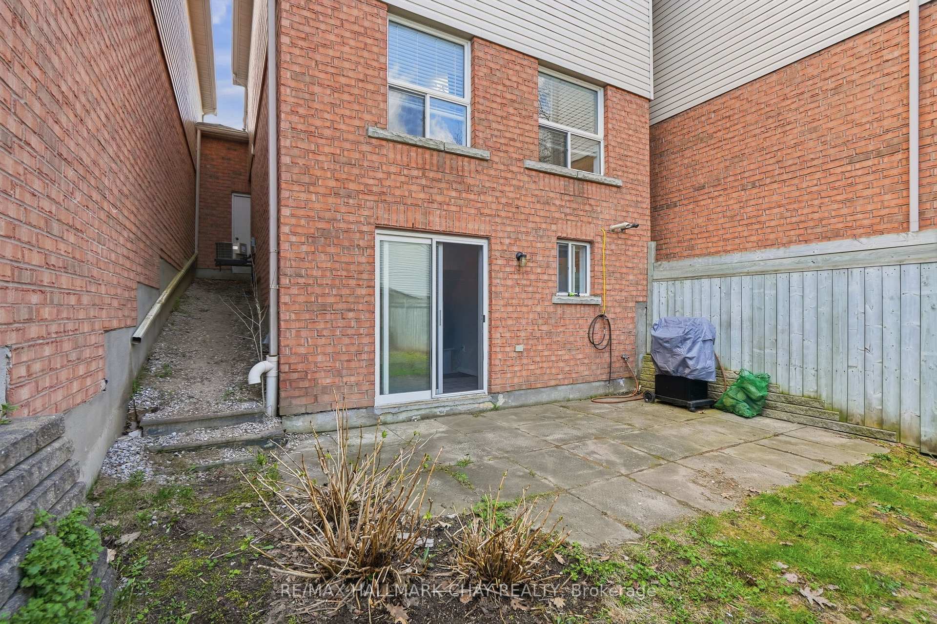 4 Hawthorne Crescent