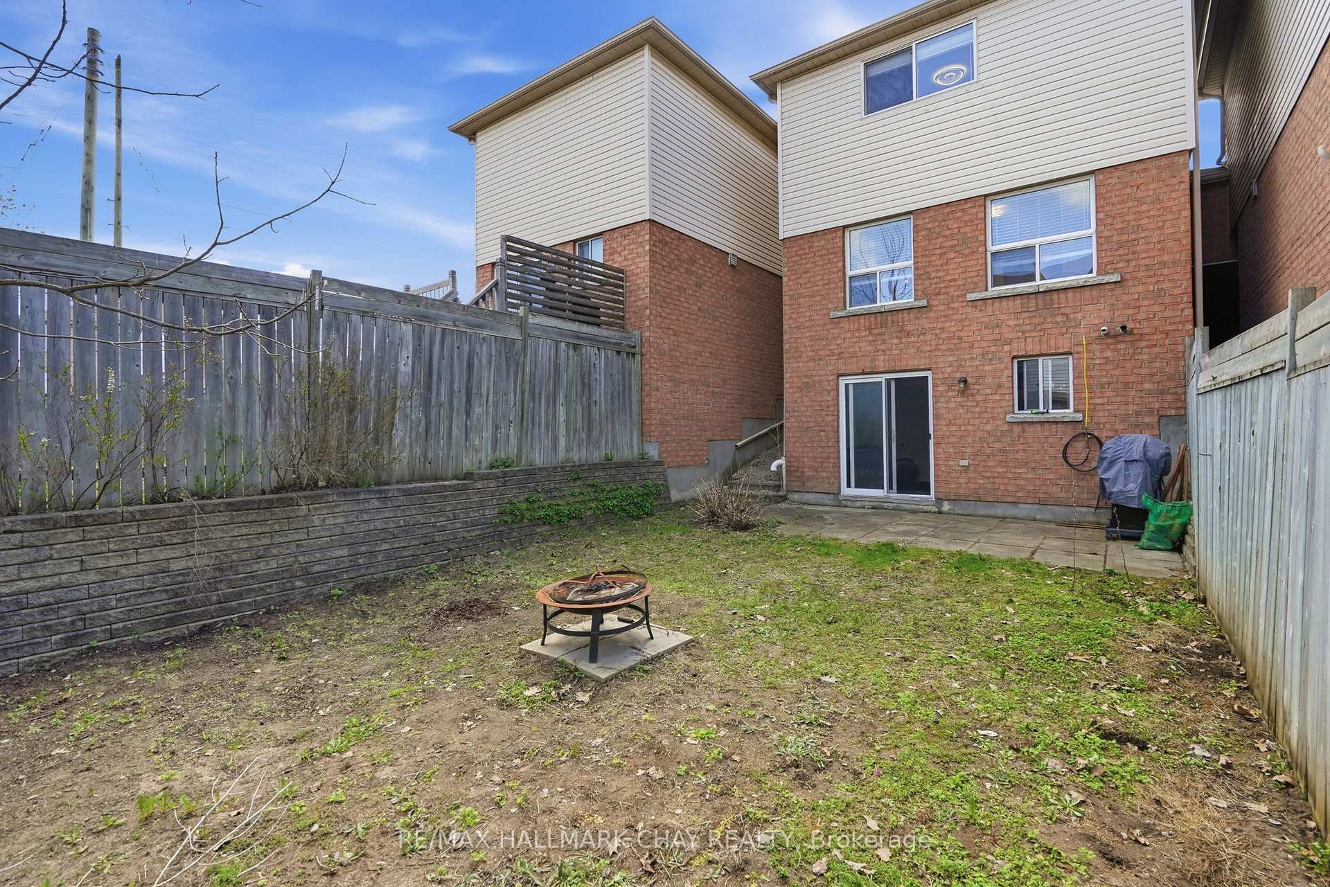 4 Hawthorne Crescent
