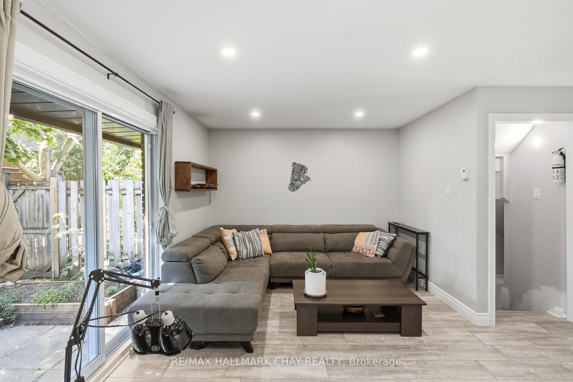 536 Tenth Street