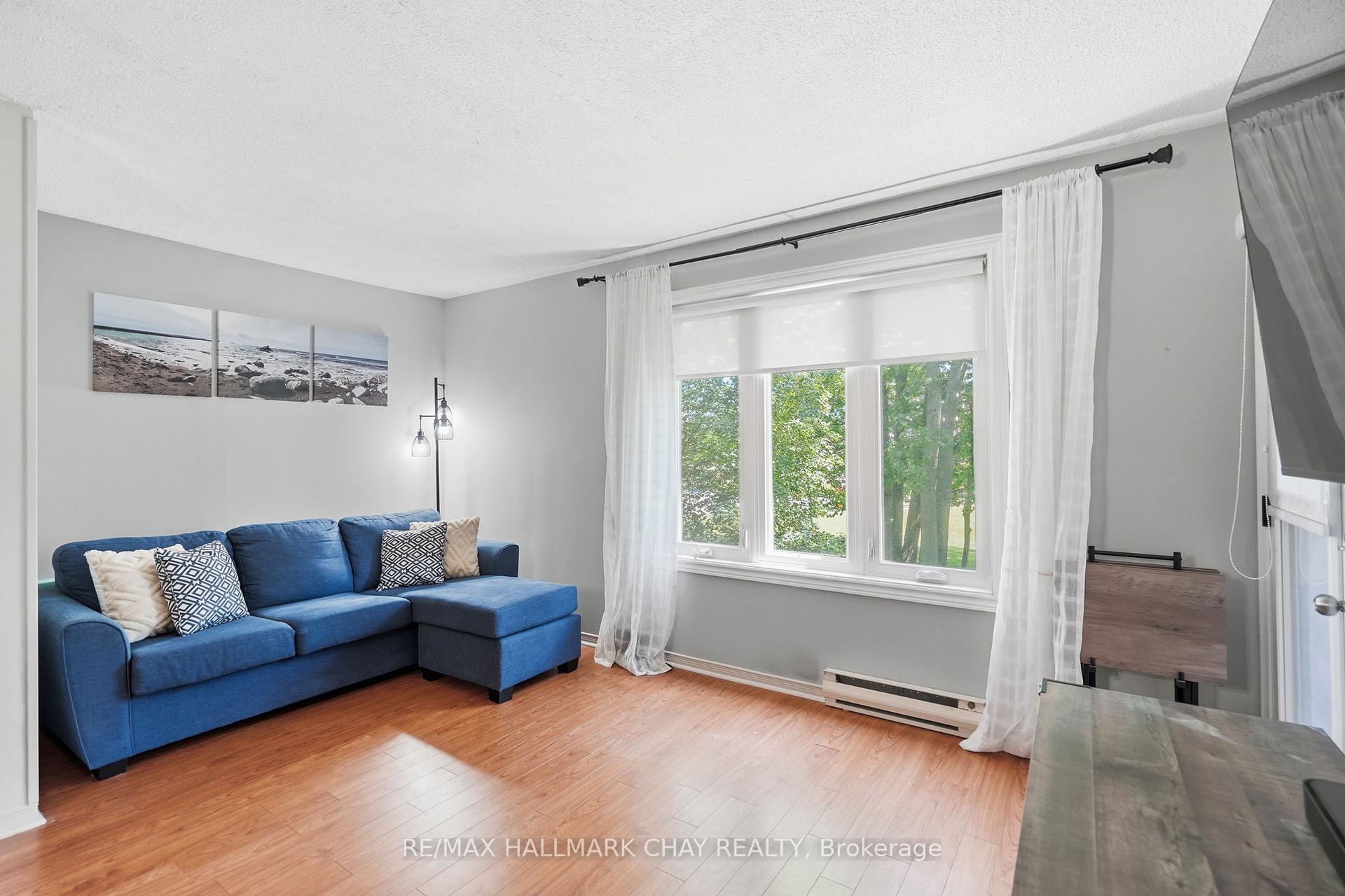 10C Coulter Street 324