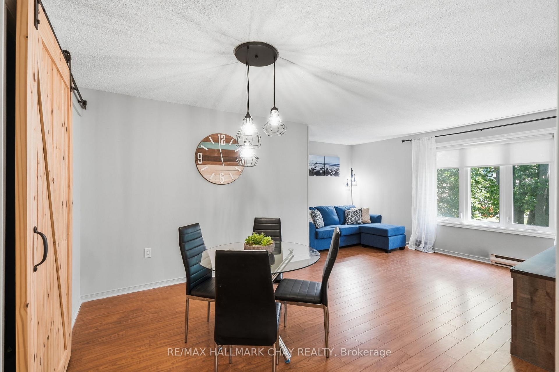 10C Coulter Street 324
