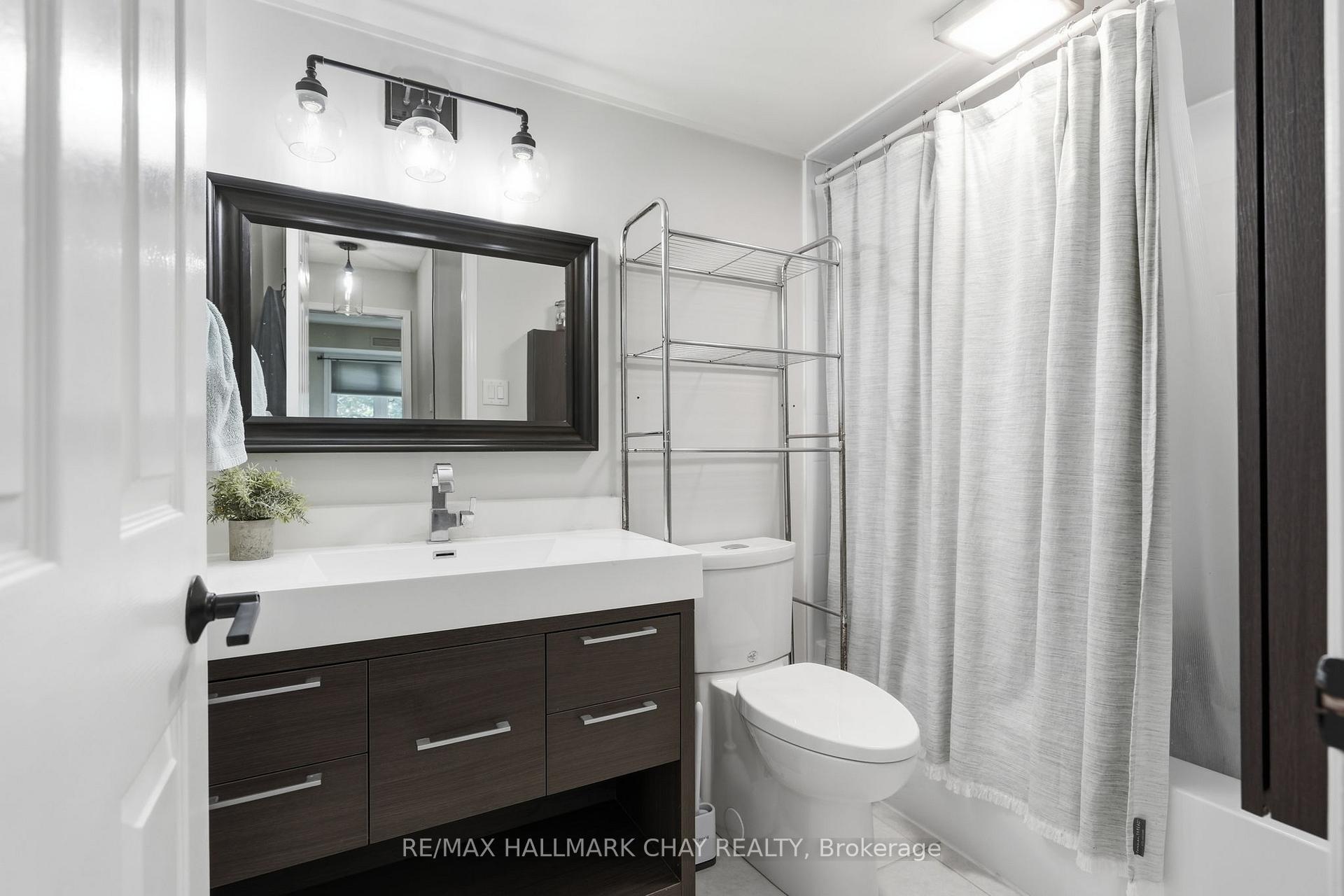 10C Coulter Street 324