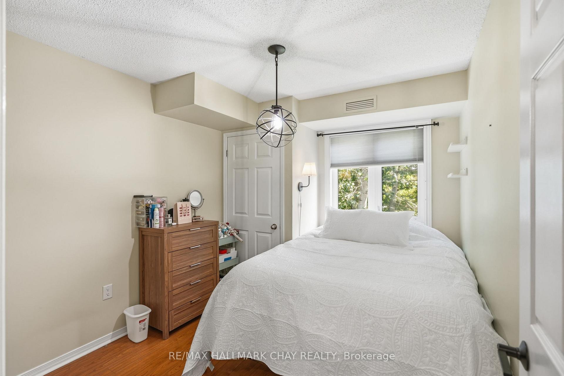 10C Coulter Street 324