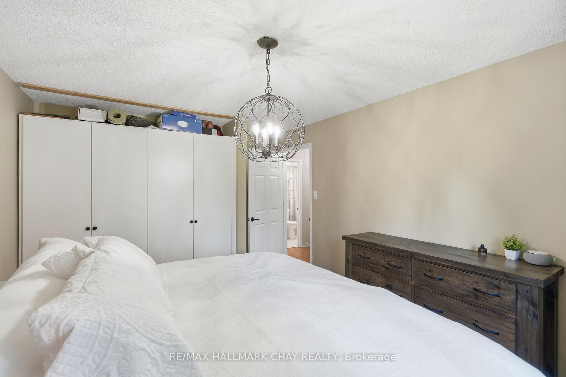 10C Coulter Street 324
