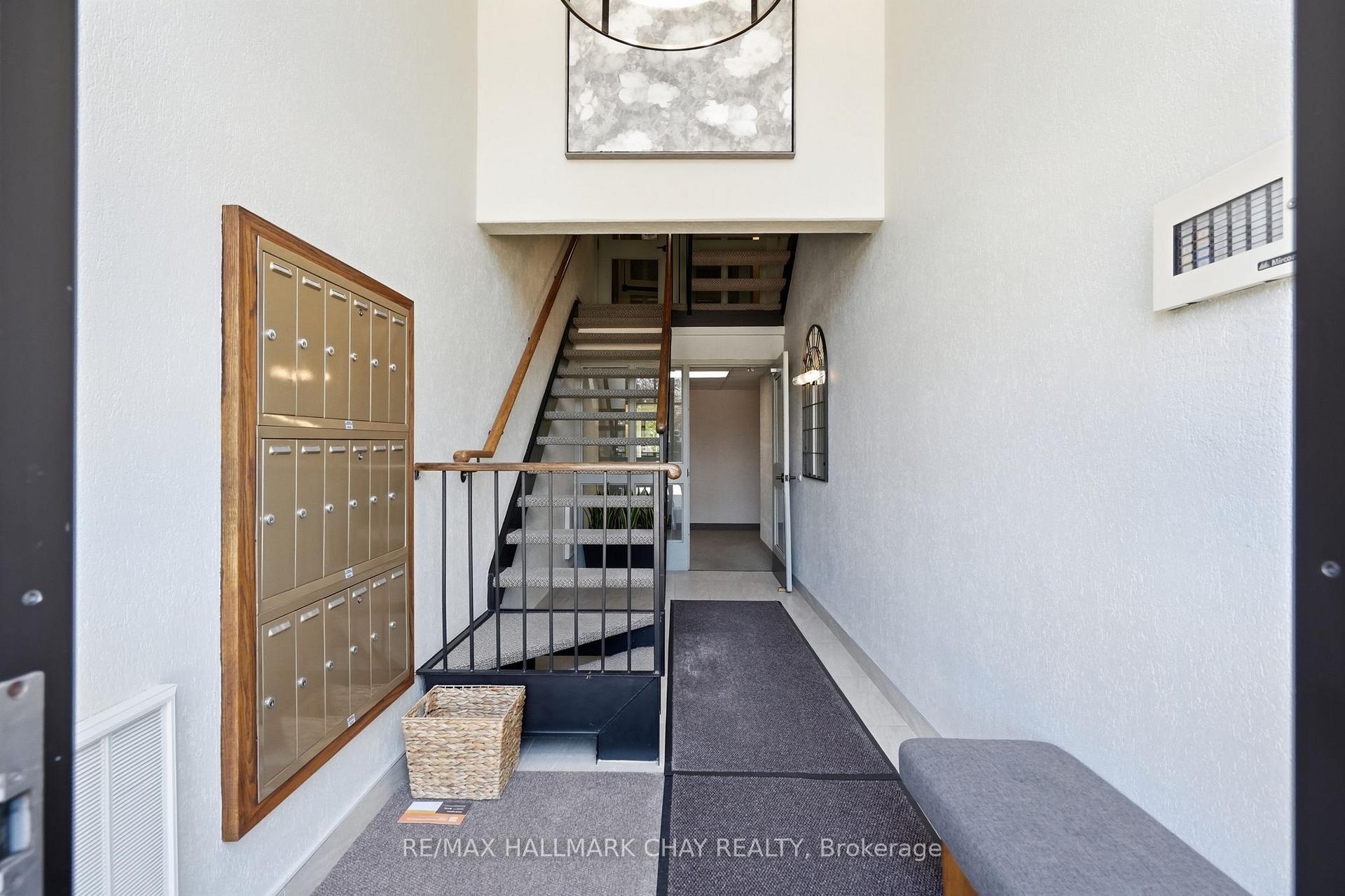 10C Coulter Street 324