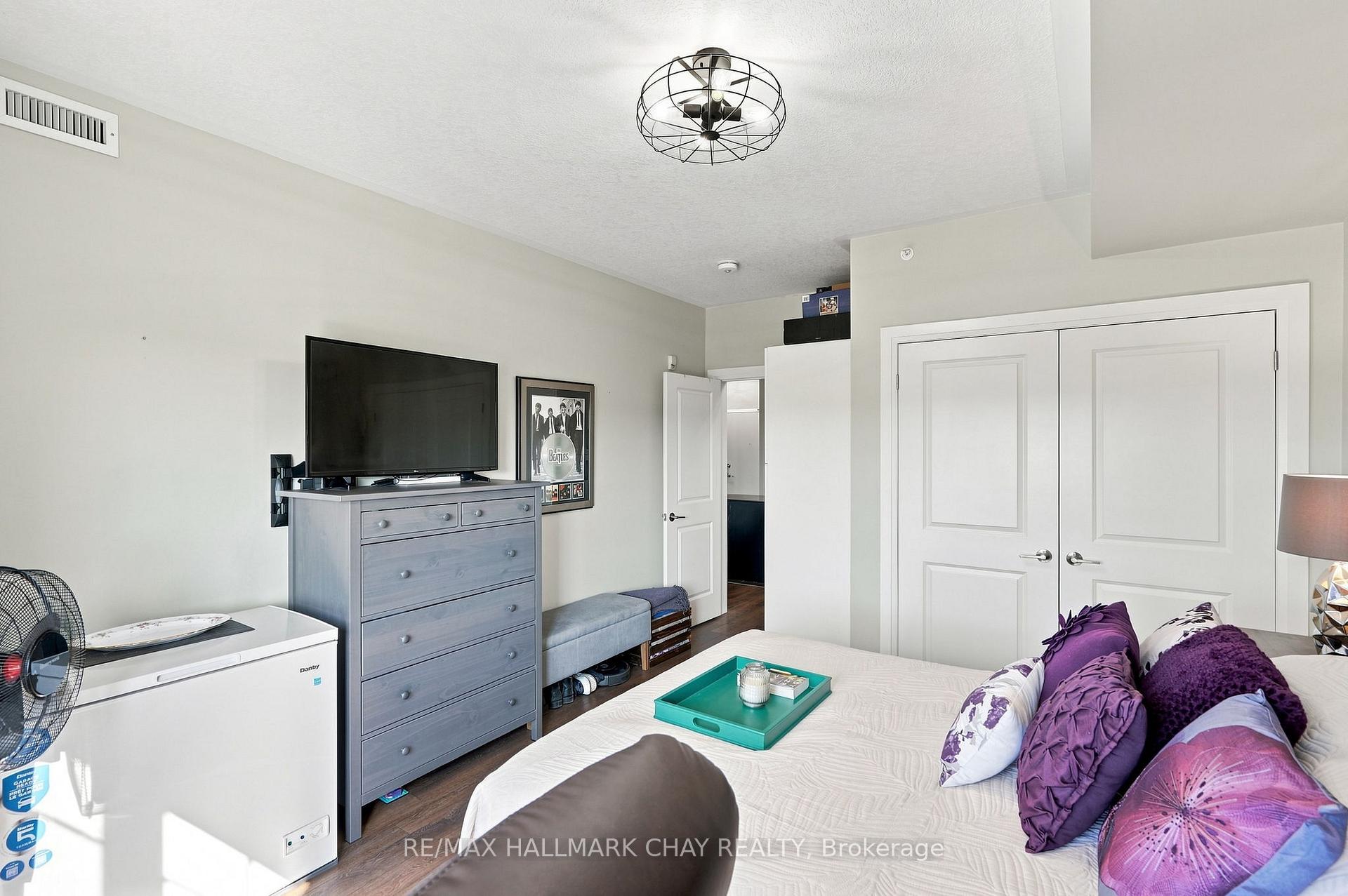 5 Greenwich Street 207