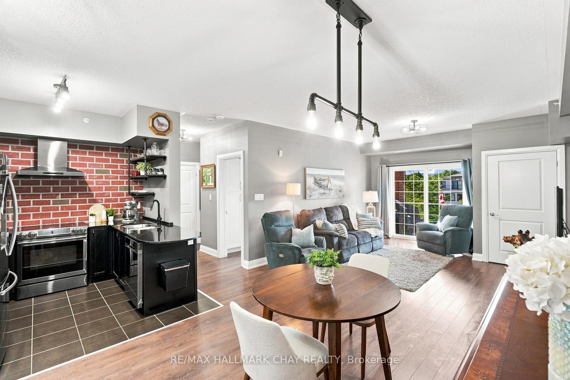 5 Greenwich Street 207