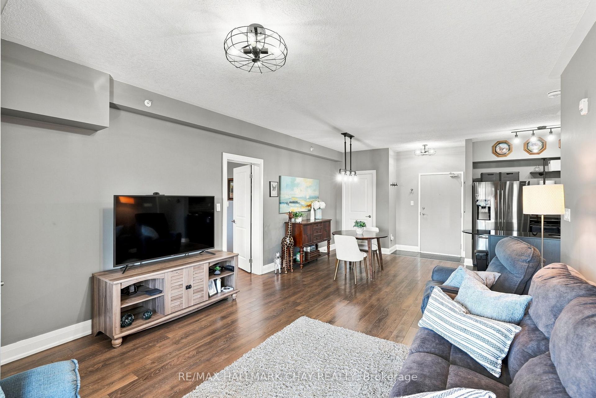5 Greenwich Street 207