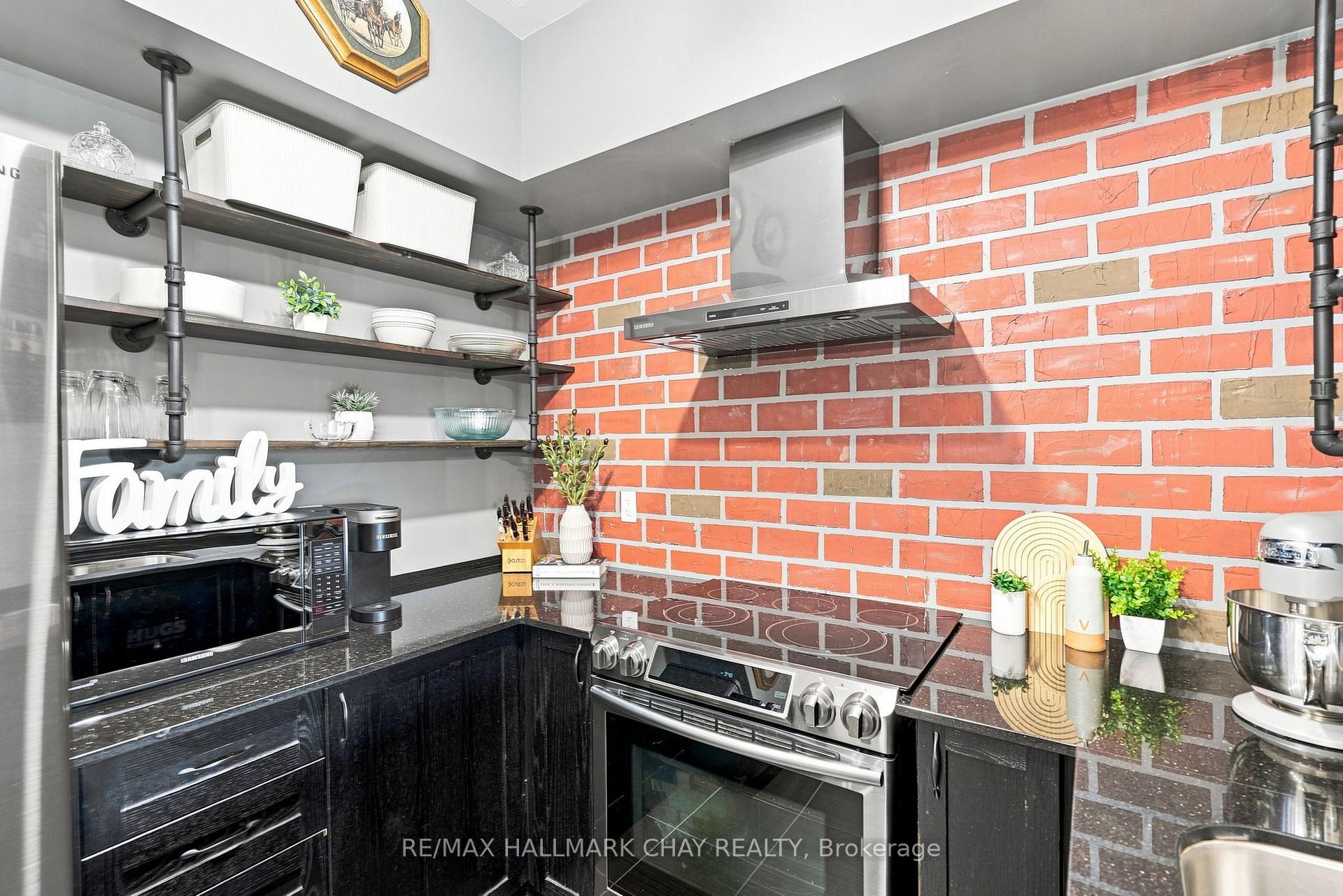5 Greenwich Street 207