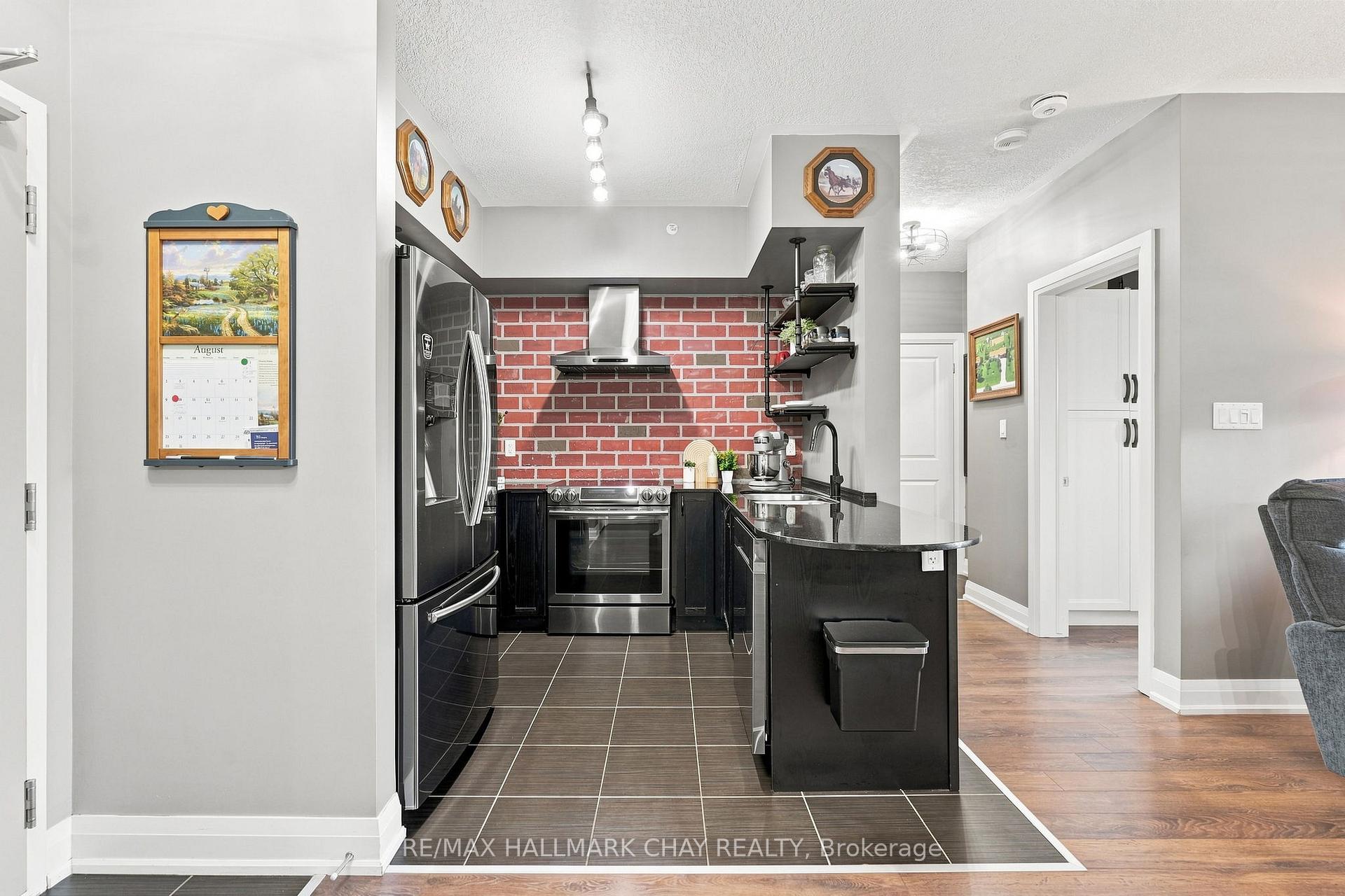 5 Greenwich Street 207