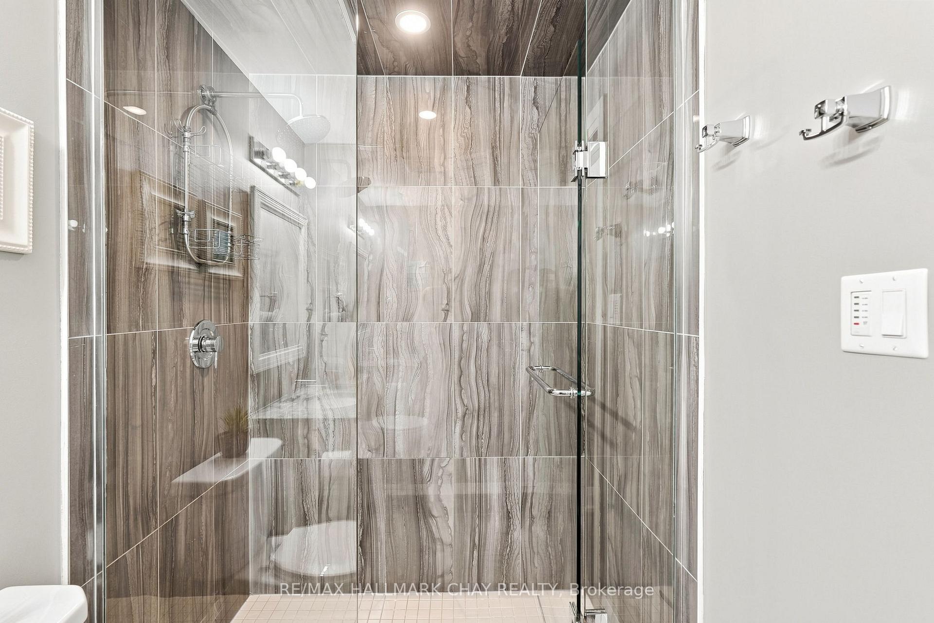 5 Greenwich Street 207