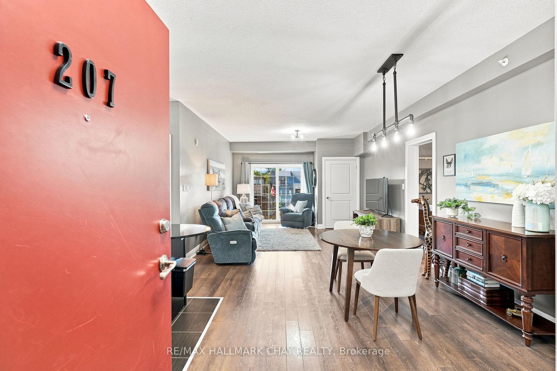 5 Greenwich Street 207