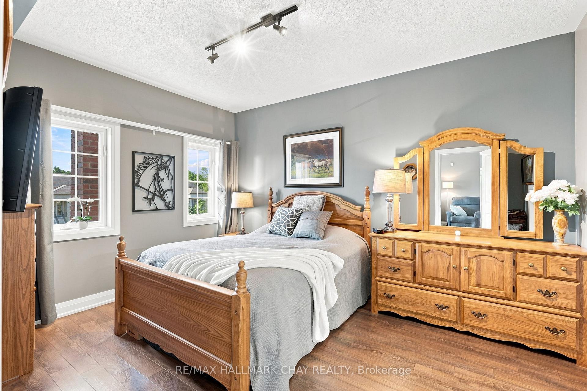 5 Greenwich Street 207