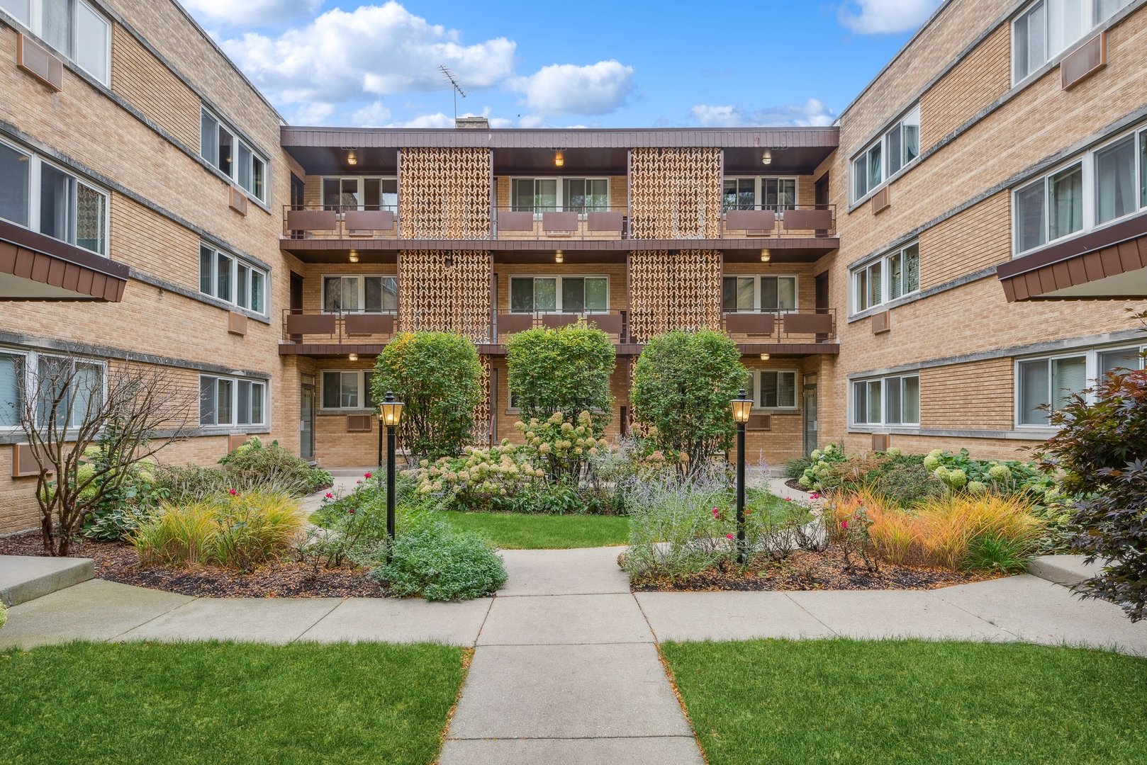 1929 Harrison Street Unit: 1C